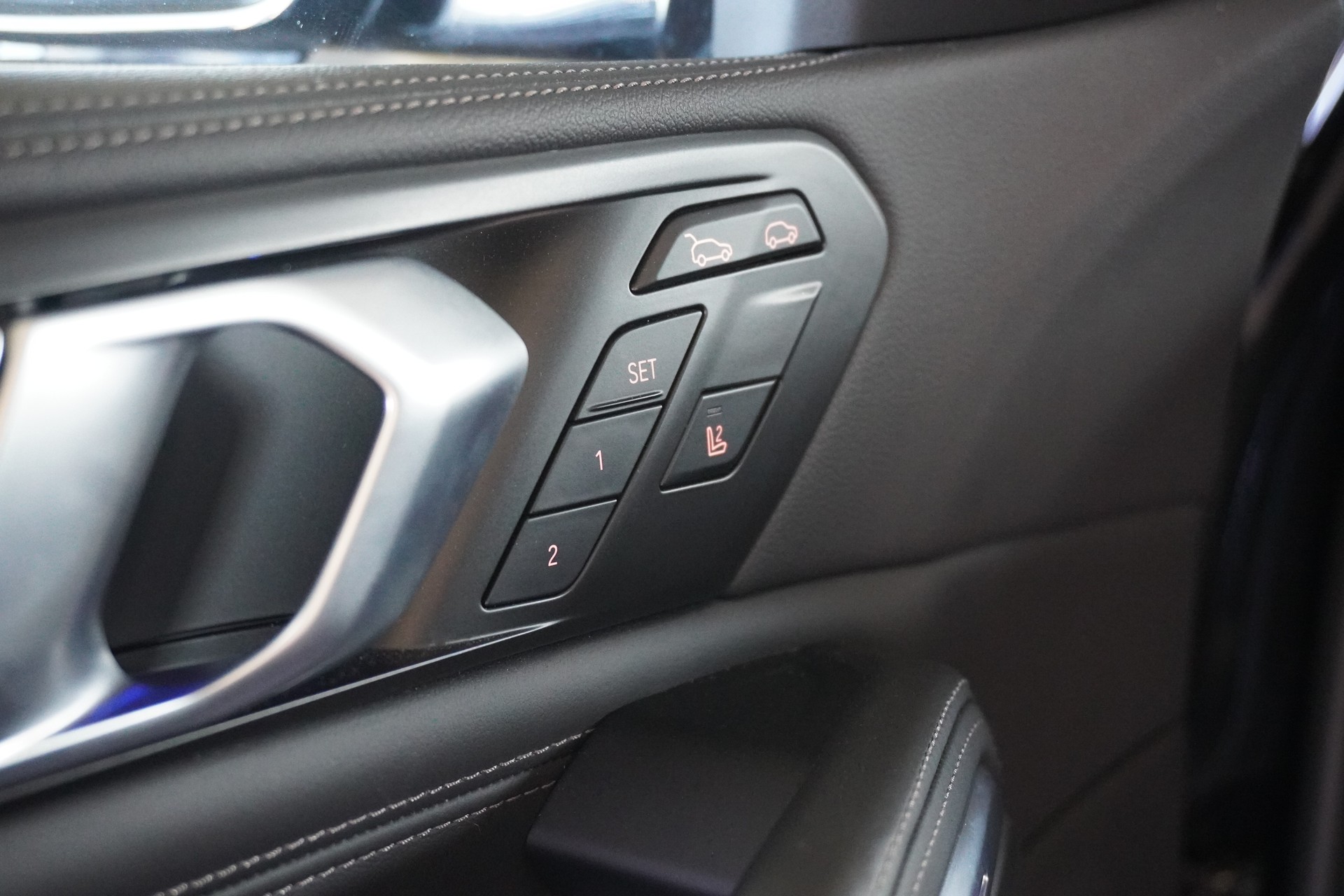 BMW X6 M50d-image-11