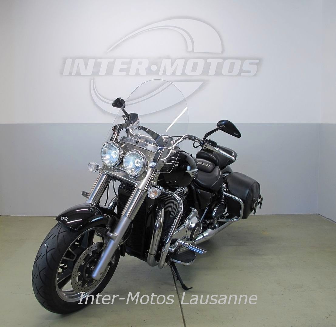 TRIUMPH COMMANDER ABS-showroom-element-2