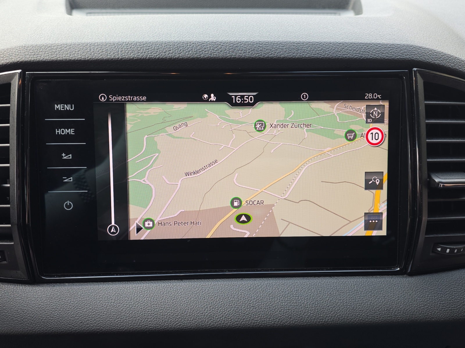 SKODA Karoq 2.0 TDI CR Selection 4x4 DSG-image-13