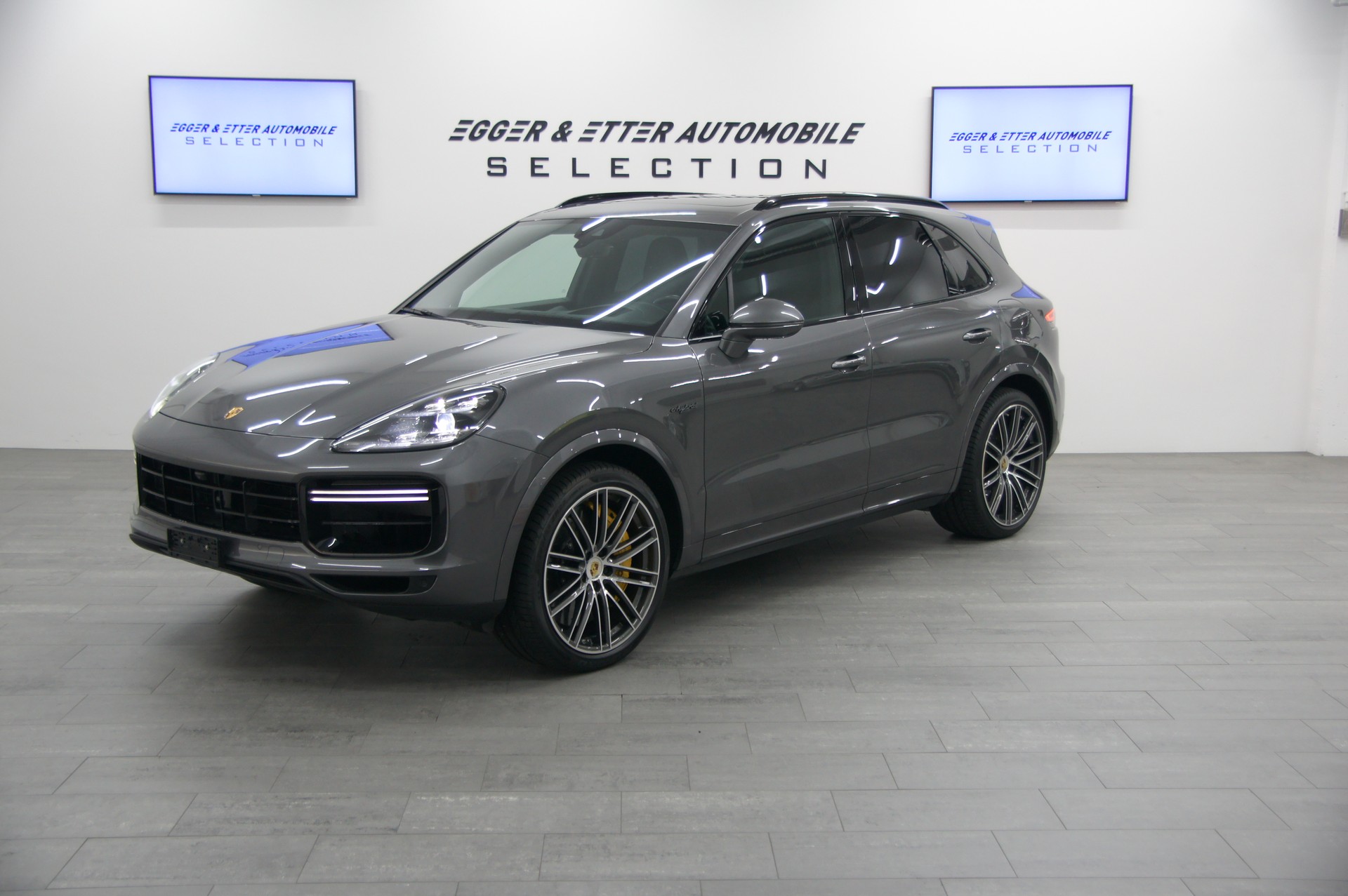 PORSCHE Cayenne Turbo S E-Hybrid-image-1