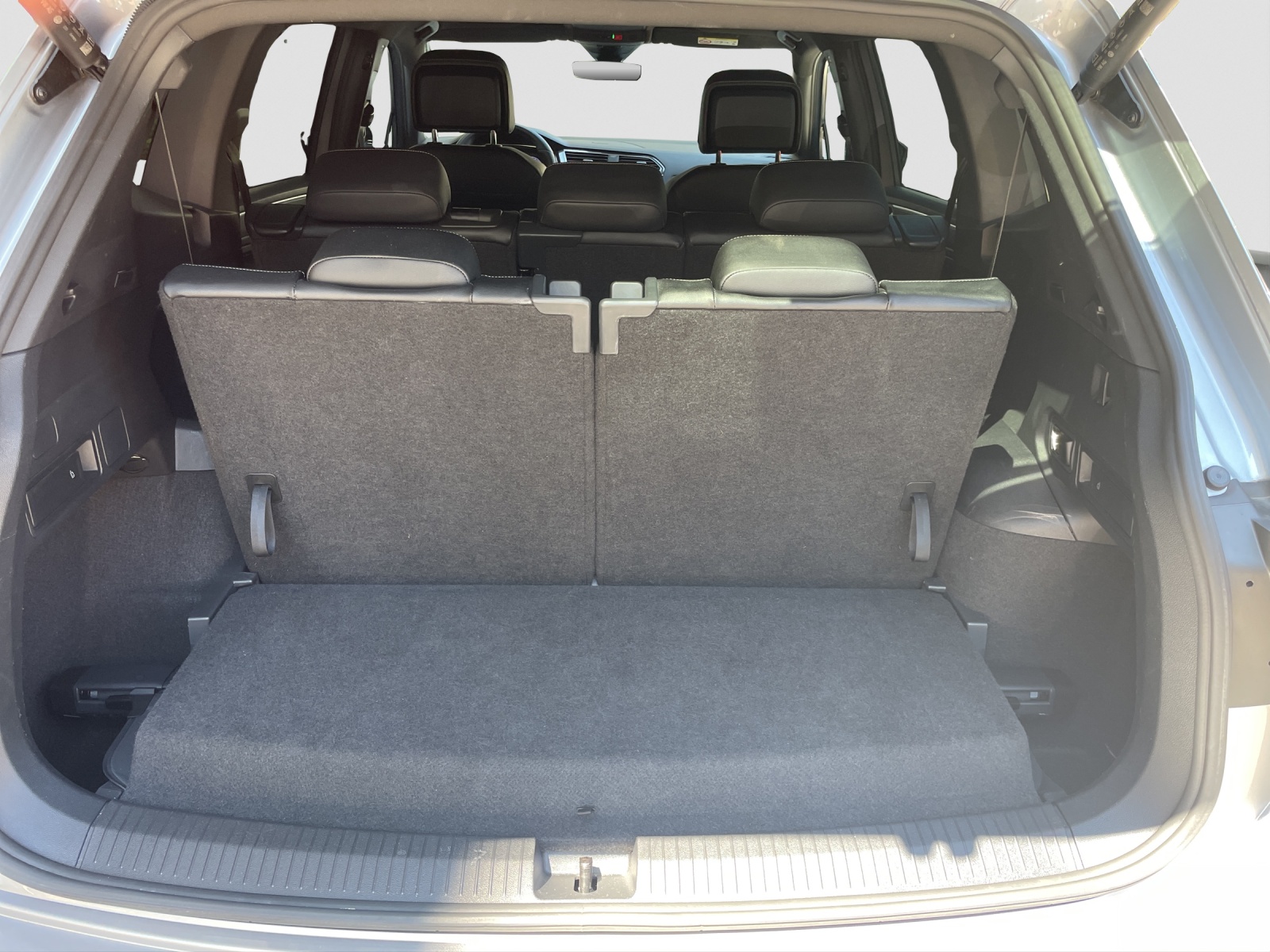 VW Tiguan Allspace 2.0 TDI SCR R-Line 4Motion DSG-image-9