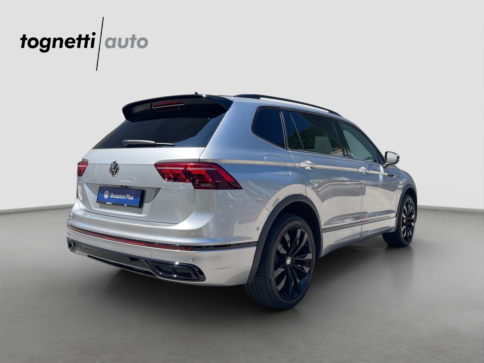 VW Tiguan Allspace 2.0 TDI SCR R-Line 4Motion DSG-image-3