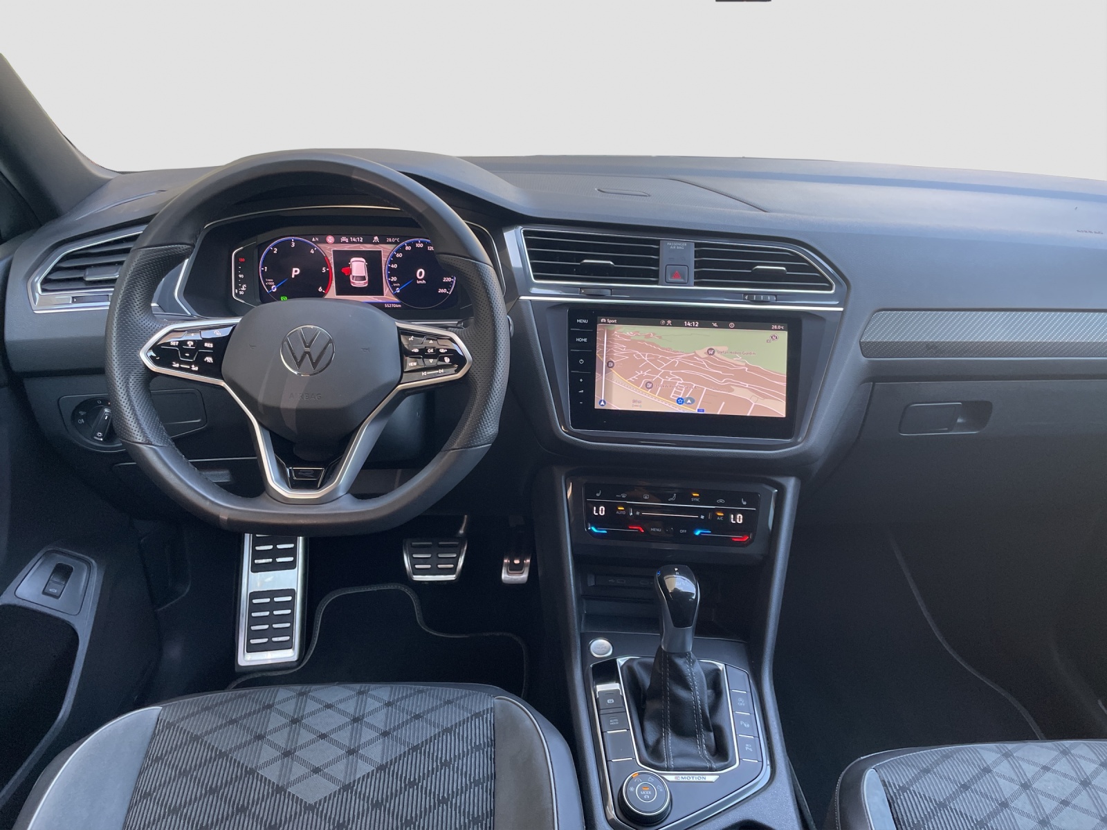 VW Tiguan Allspace 2.0 TDI SCR R-Line 4Motion DSG-image-8