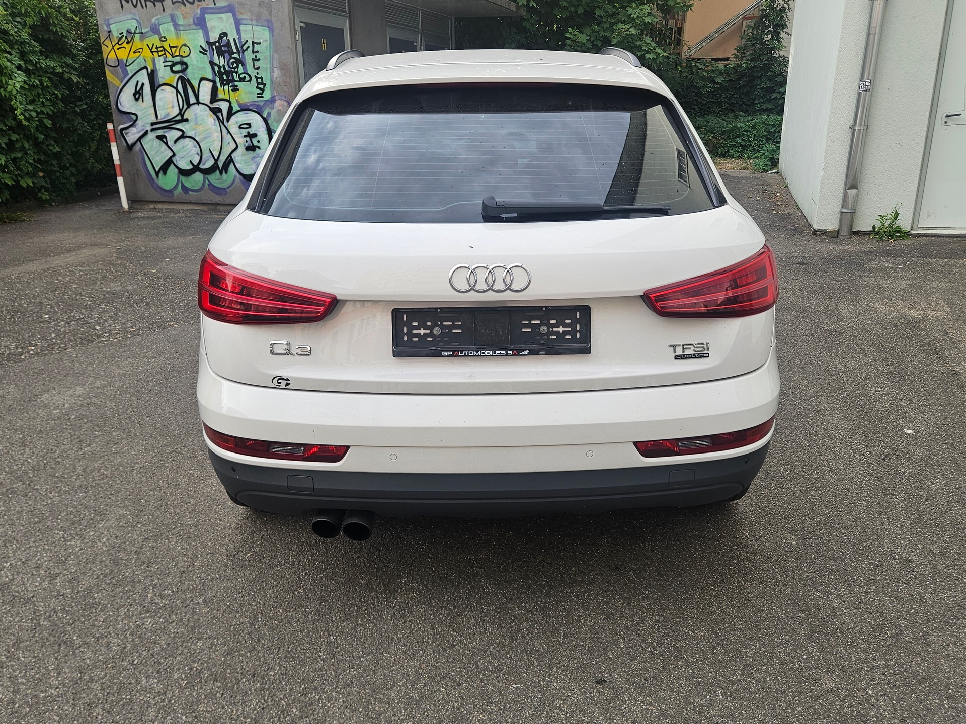 AUDI Q3 2.0 TFSI quattro S-tronic-image-6