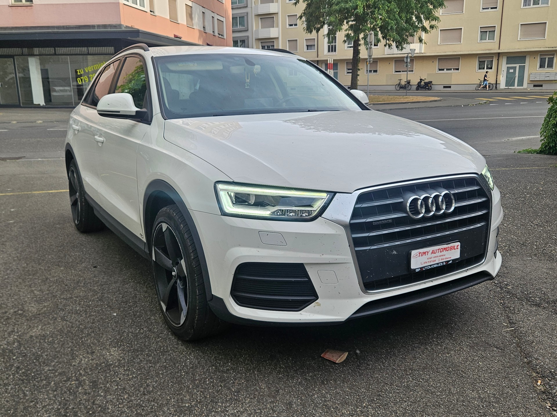 AUDI Q3 2.0 TFSI quattro S-tronic-image-1