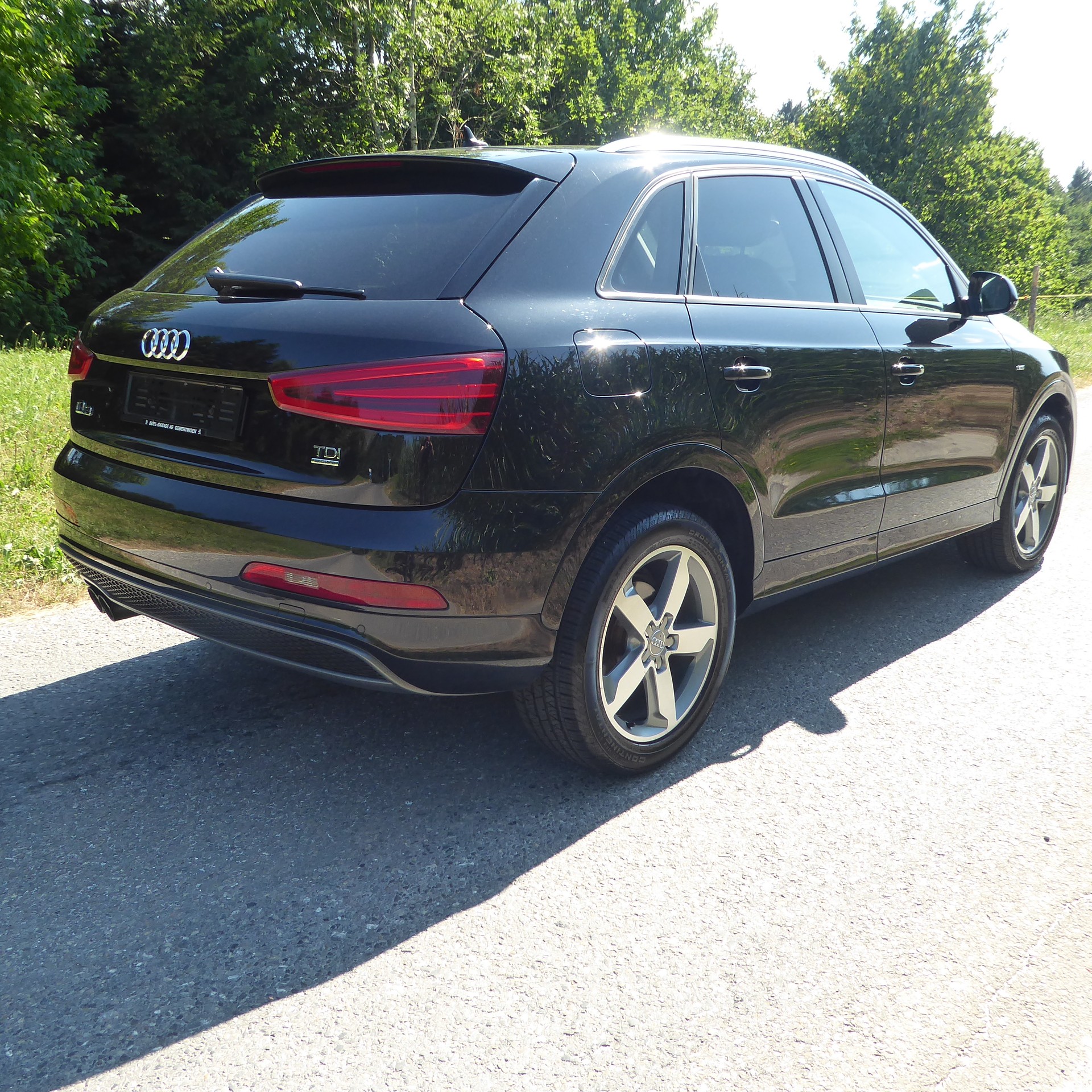 AUDI Q3 2.0 TDI quattro S-tronic-image-2