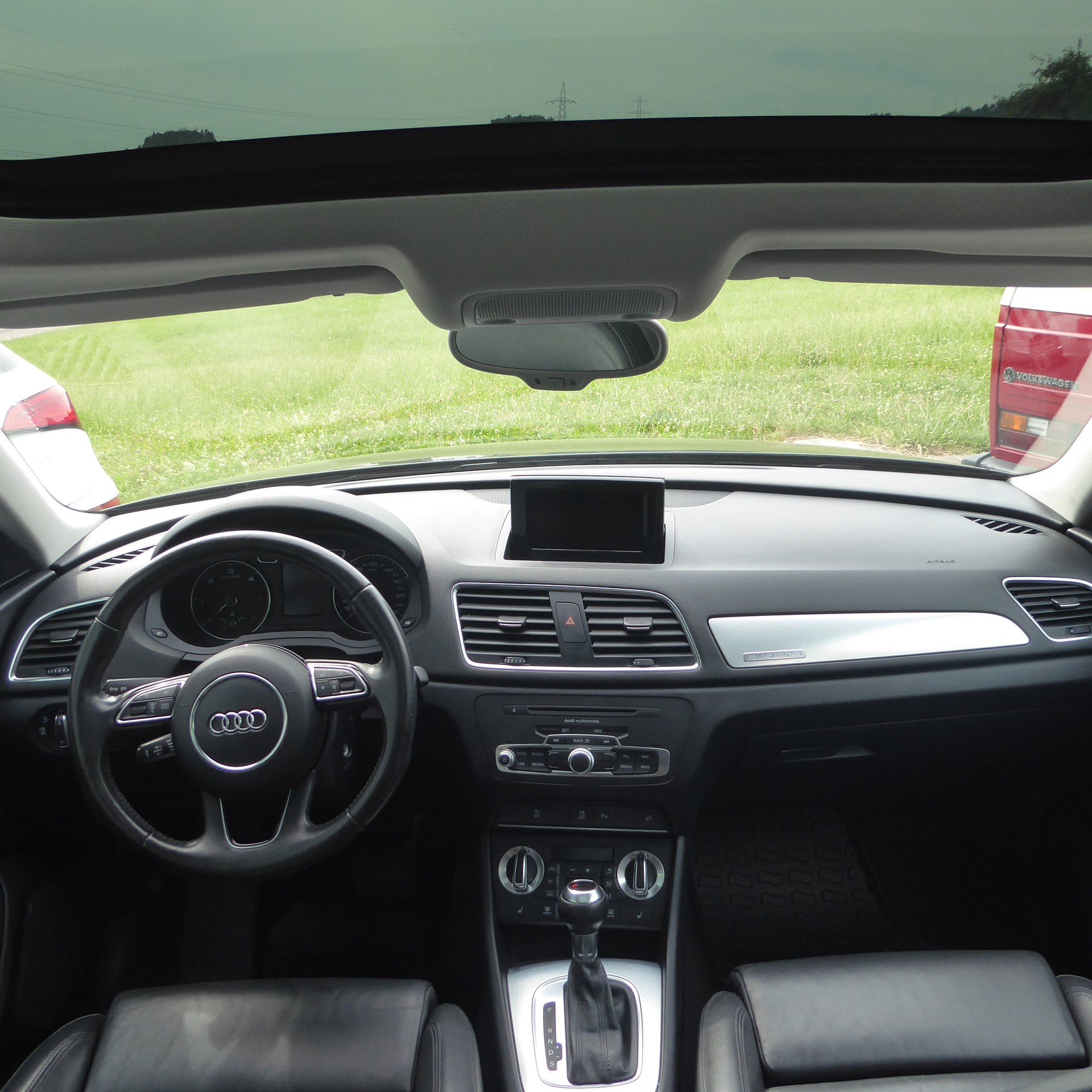 AUDI Q3 2.0 TDI quattro S-tronic-image-9
