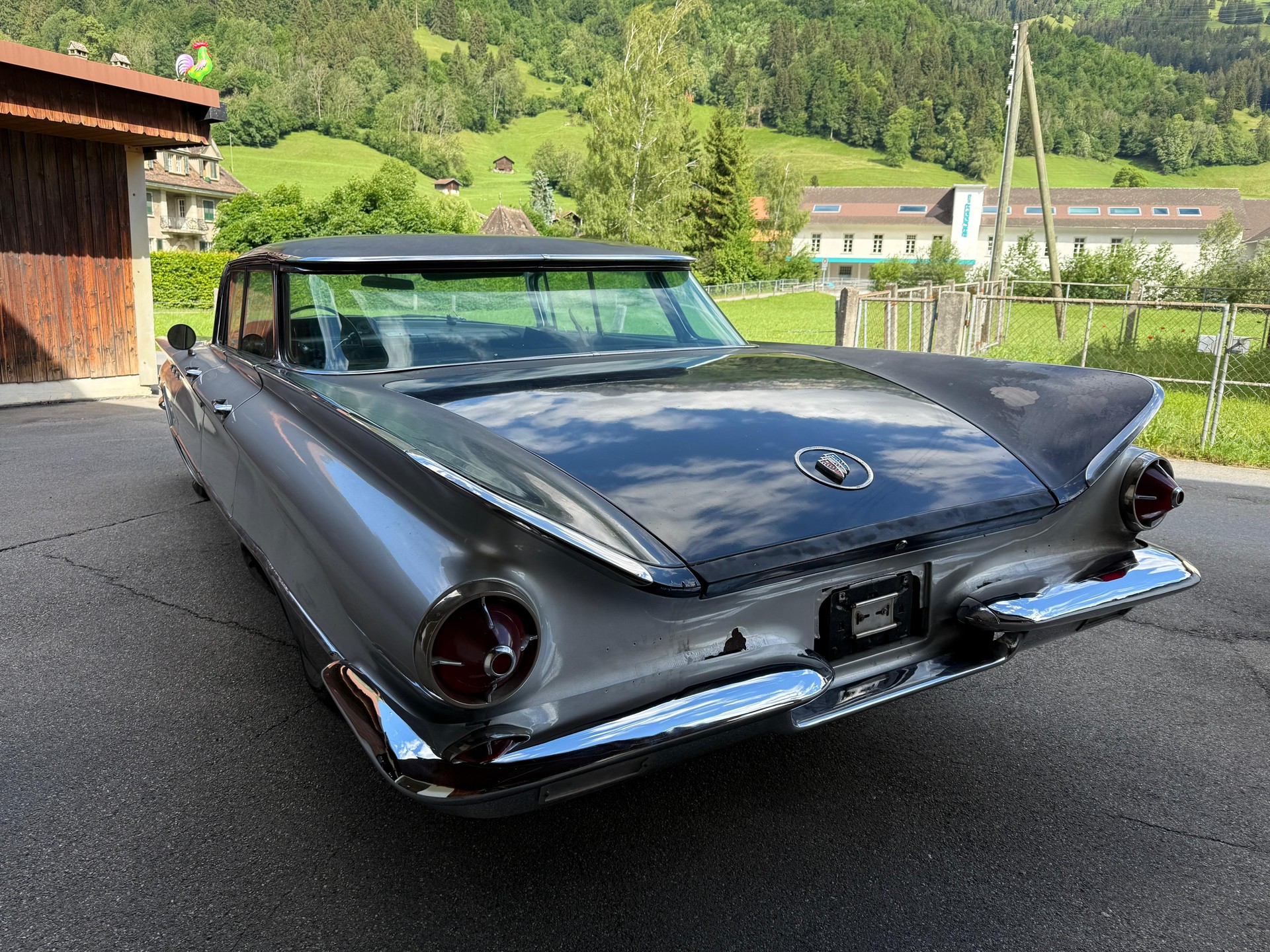 BUICK Invicta-image-3
