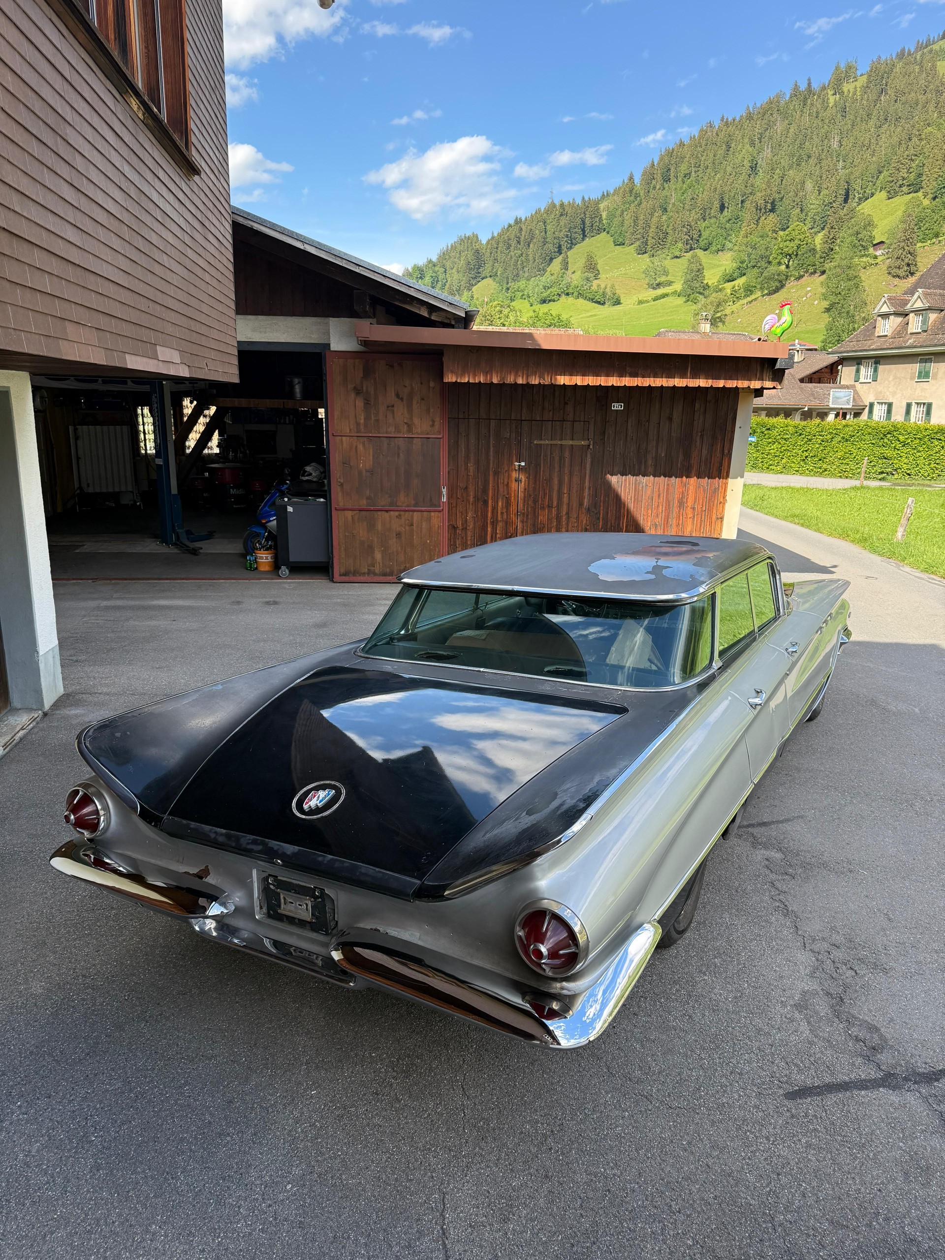 BUICK Invicta-image-7