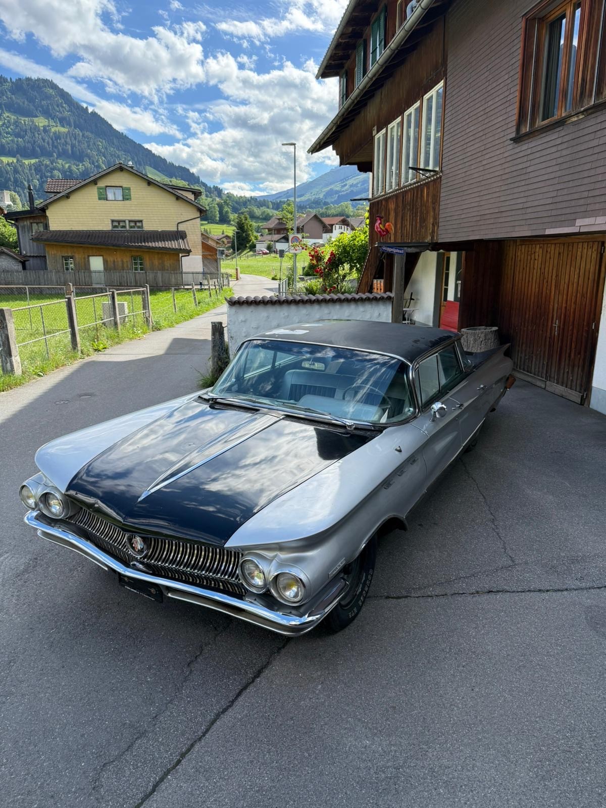 BUICK Invicta-image-5