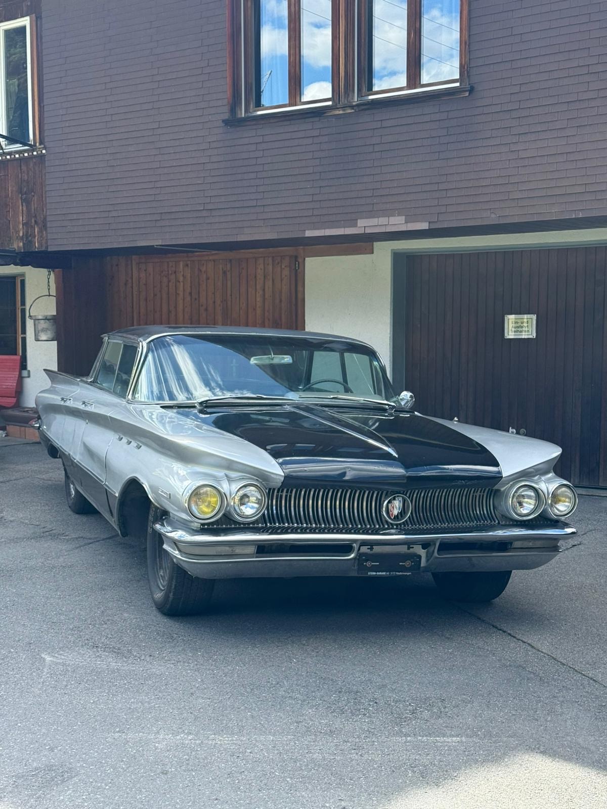 BUICK Invicta-image-2