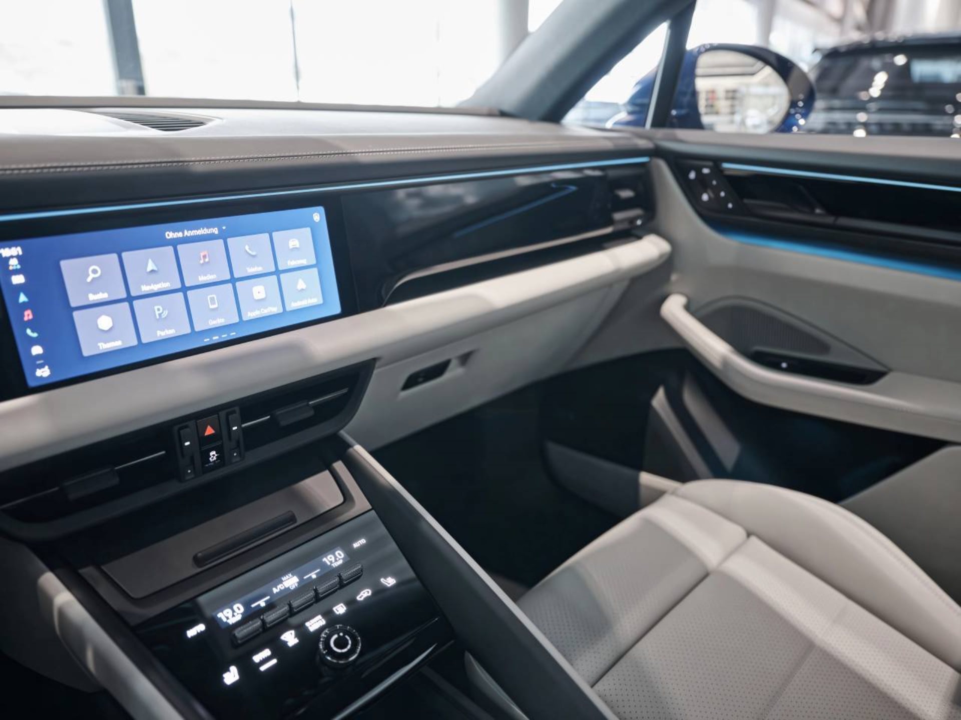 PORSCHE Macan 4-image-16