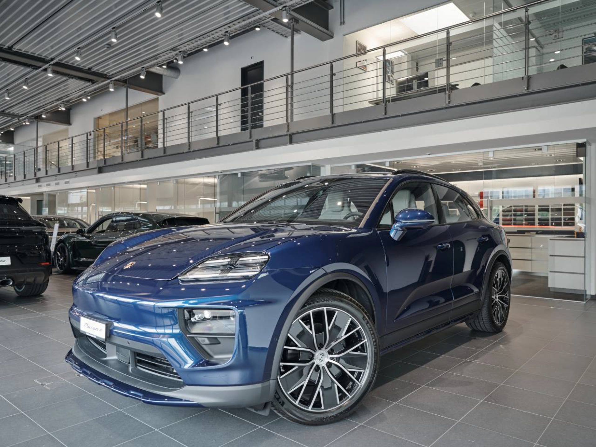 PORSCHE Macan 4-image-7