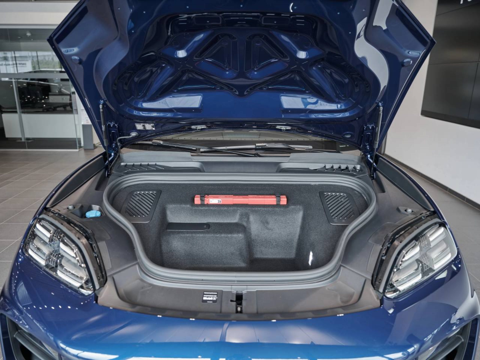 PORSCHE Macan 4-image-11