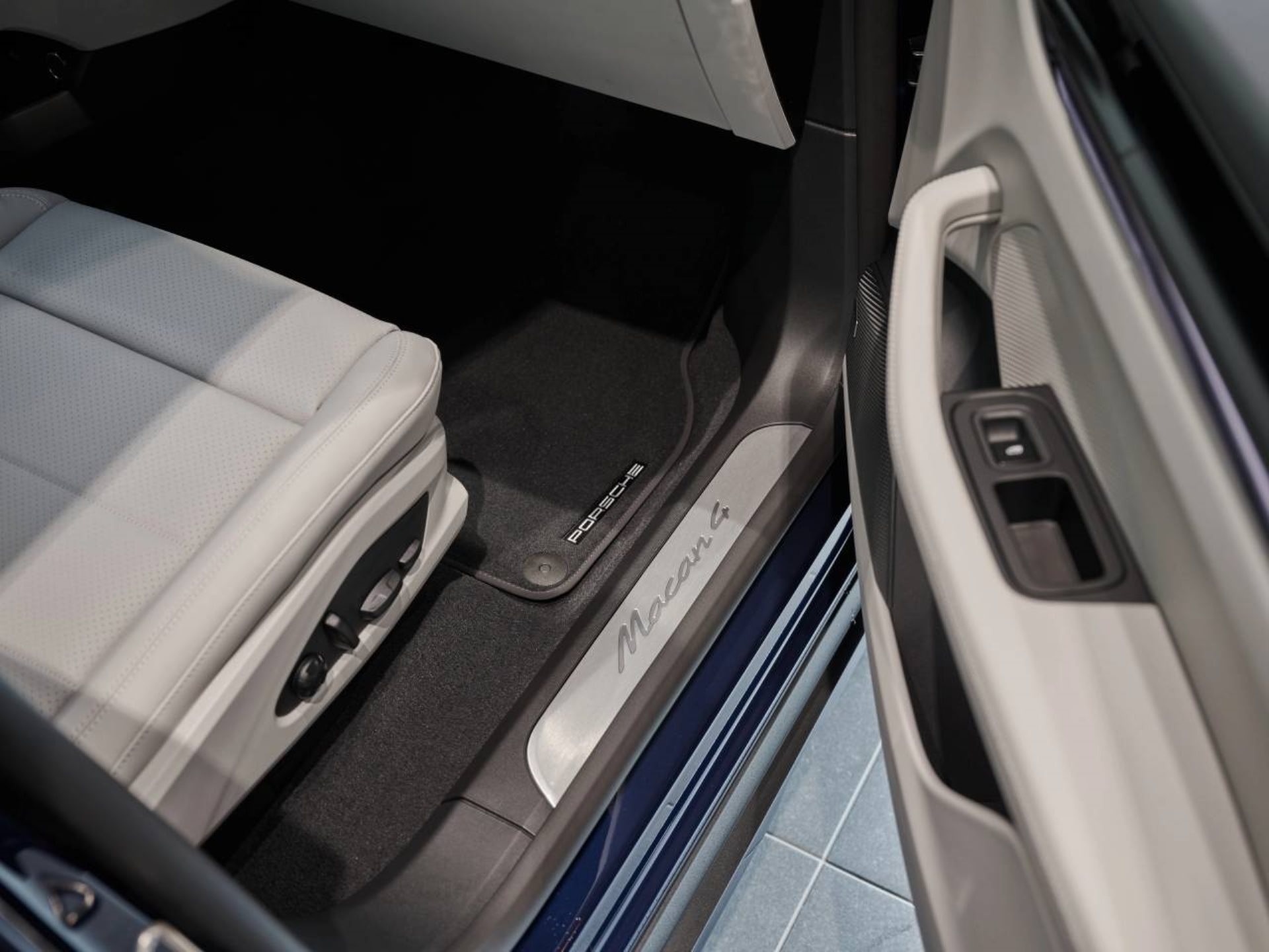 PORSCHE Macan 4-image-23