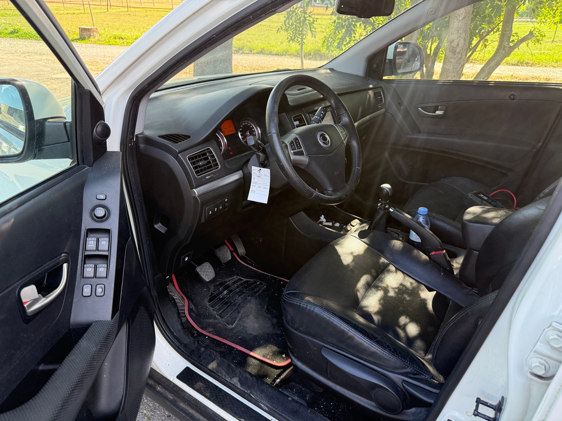 KGM-SsangYong Korando 2.0 e-XDI Swiss Limited Edition 4WD-image-8