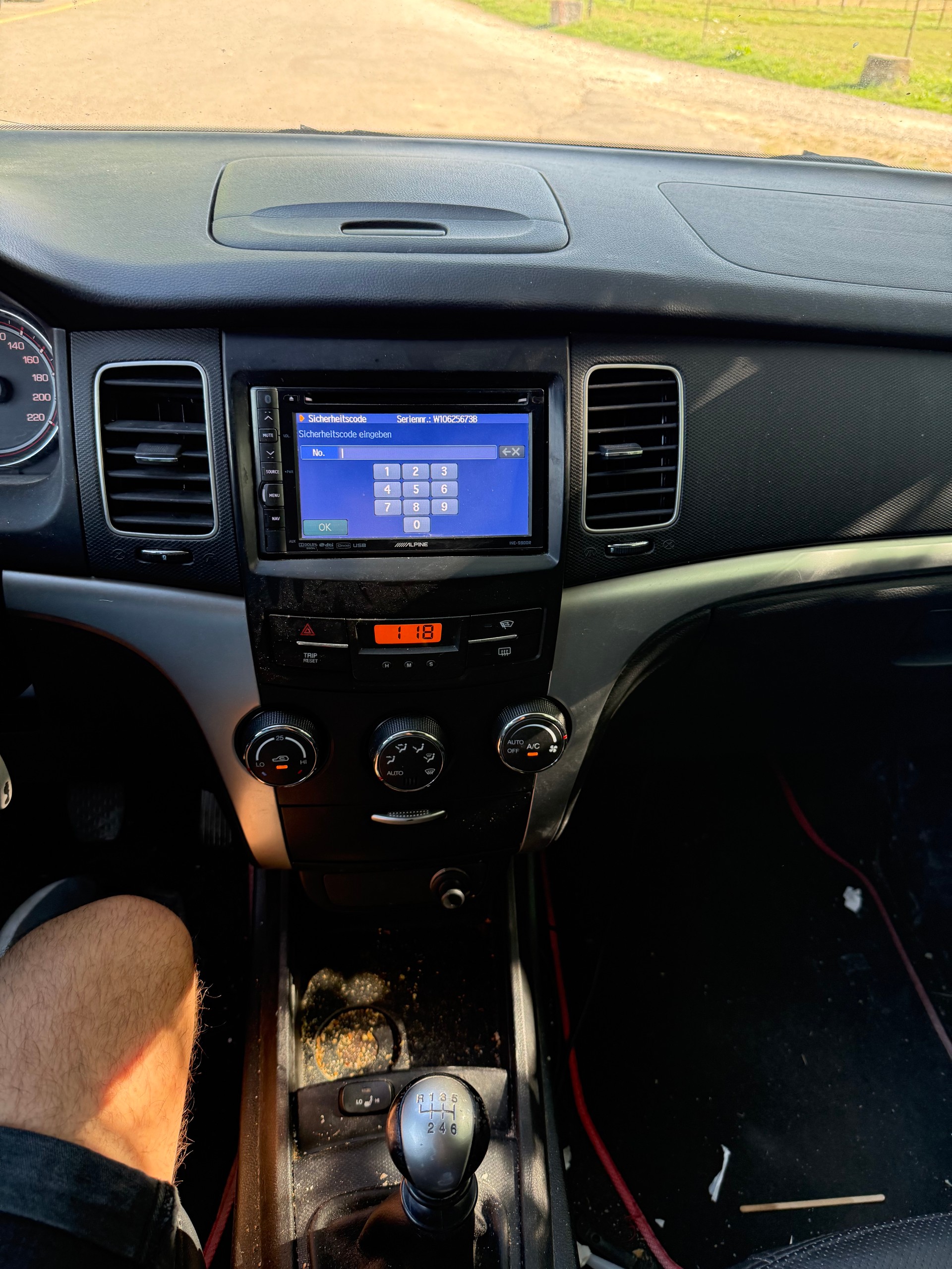KGM-SsangYong Korando 2.0 e-XDI Swiss Limited Edition 4WD-image-10