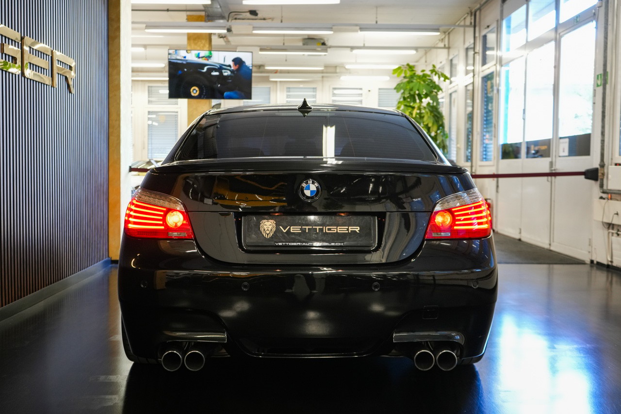 BMW M5-image-4