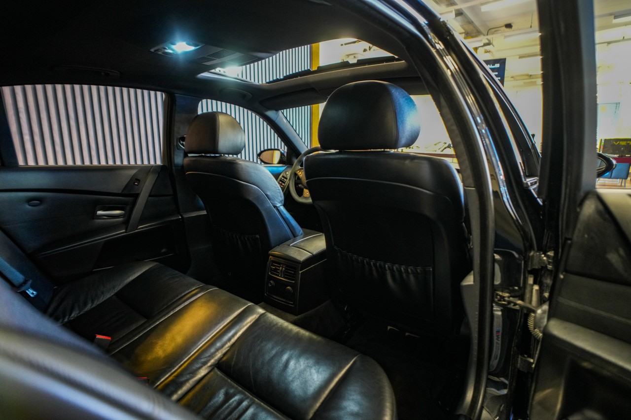 BMW M5-image-17