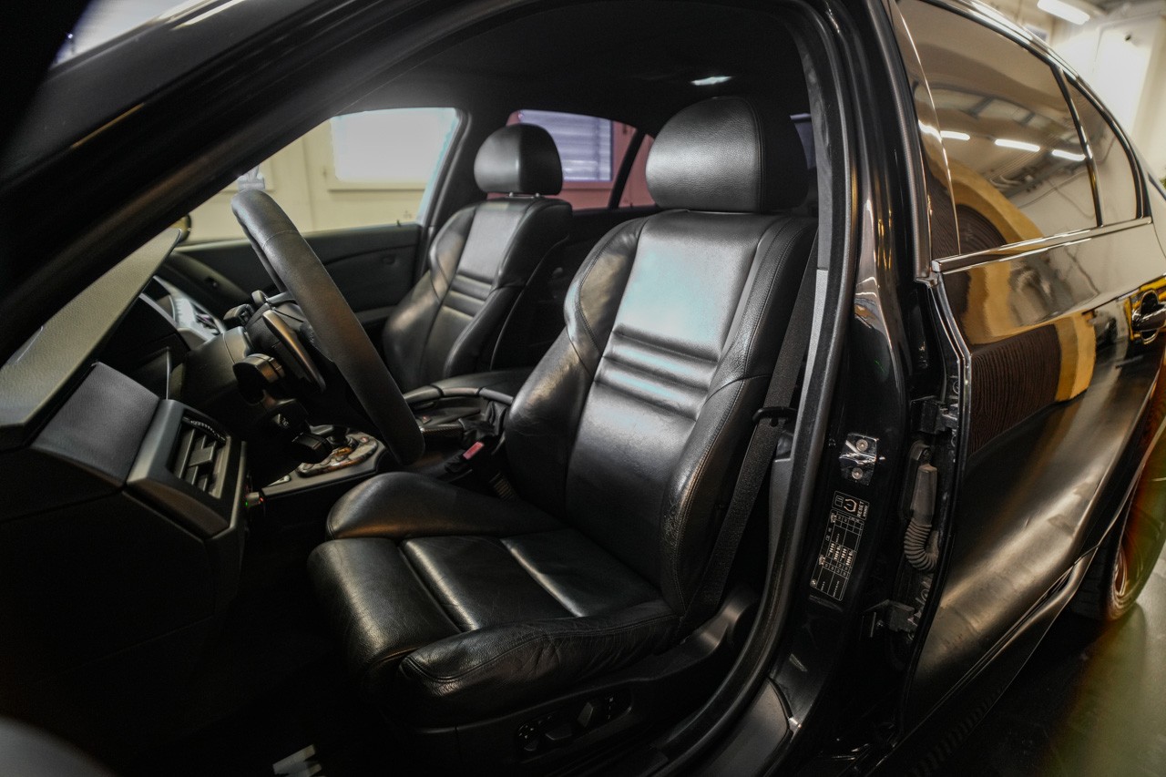 BMW M5-image-11