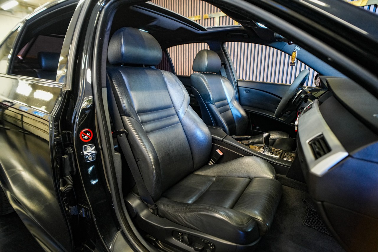 BMW M5-image-14