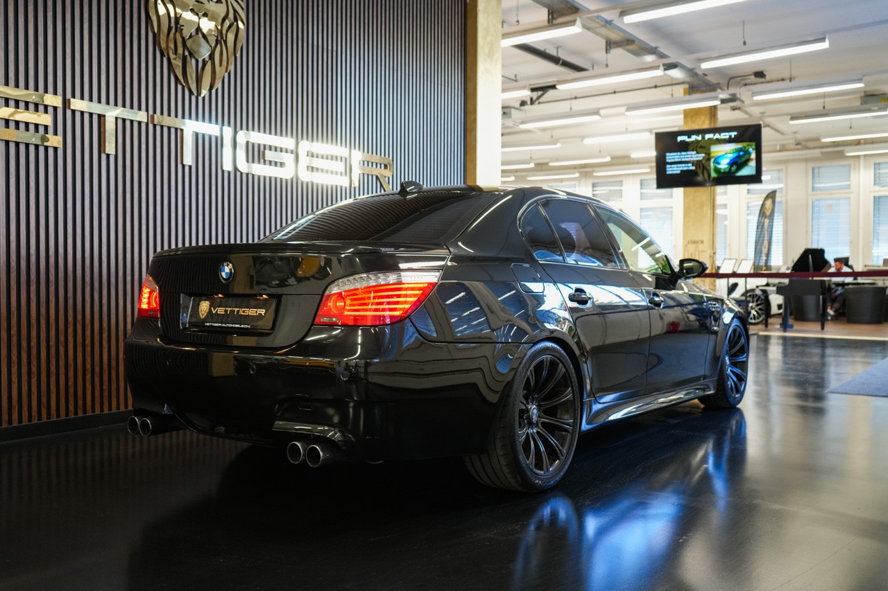 BMW M5-image-5