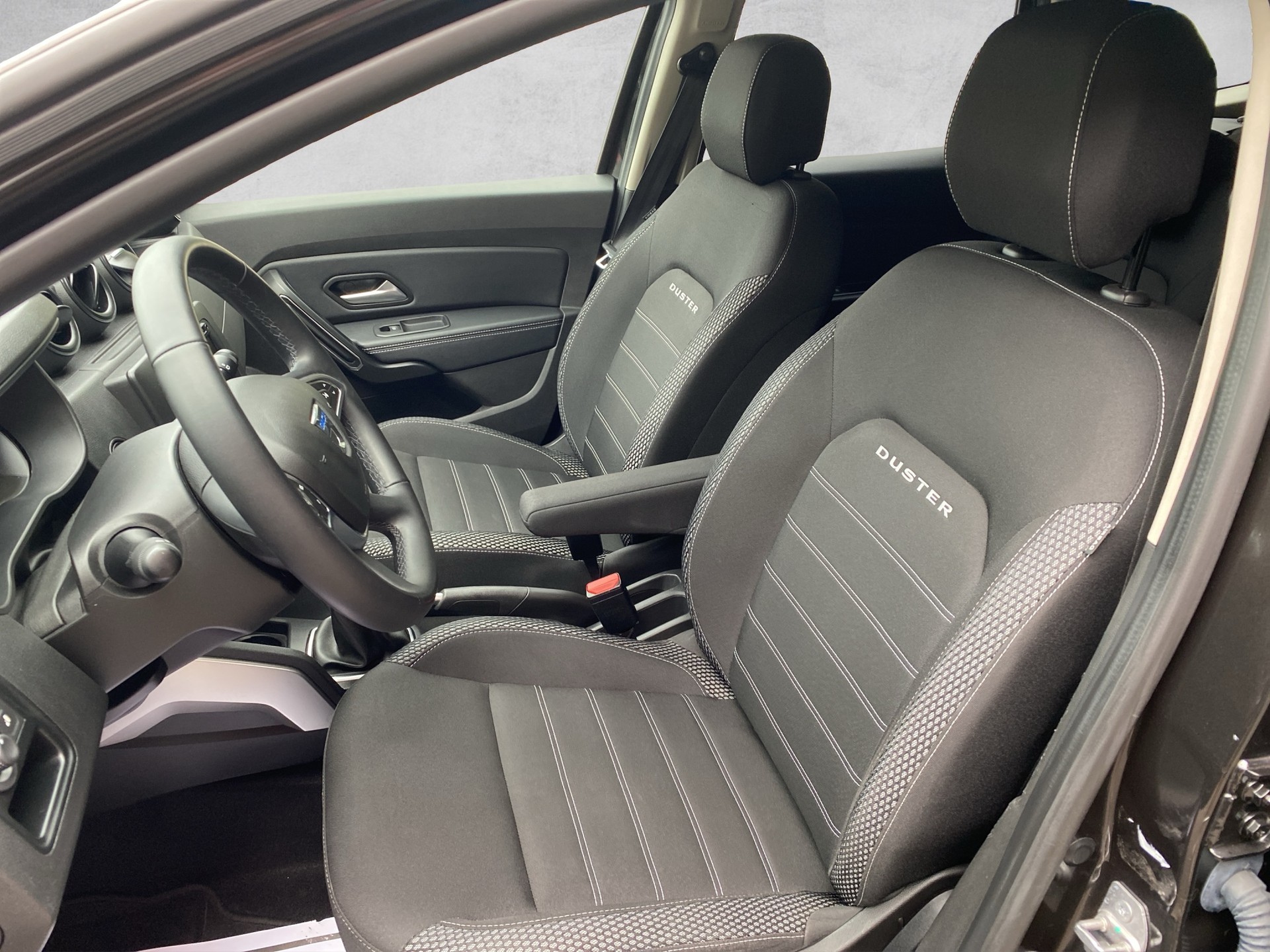 DACIA Duster TCe 130 Prestige 4x4-image-6