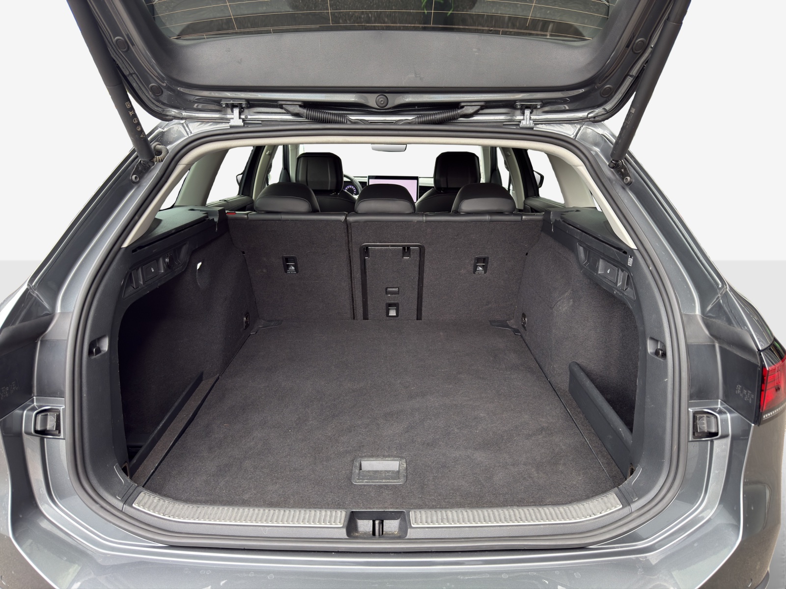 VW Passat Variant 2.0 TDI evo Business 4 Motion DSG-image-12