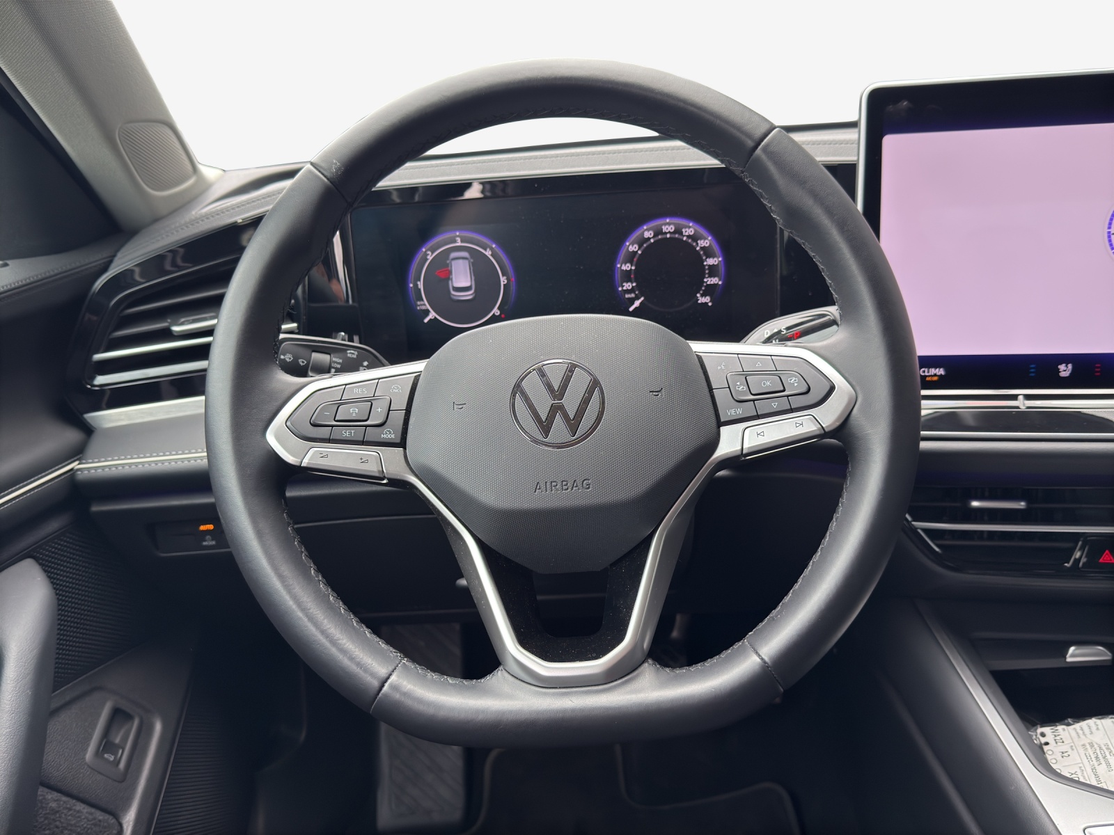 VW Passat Variant 2.0 TDI evo Business 4 Motion DSG-image-9