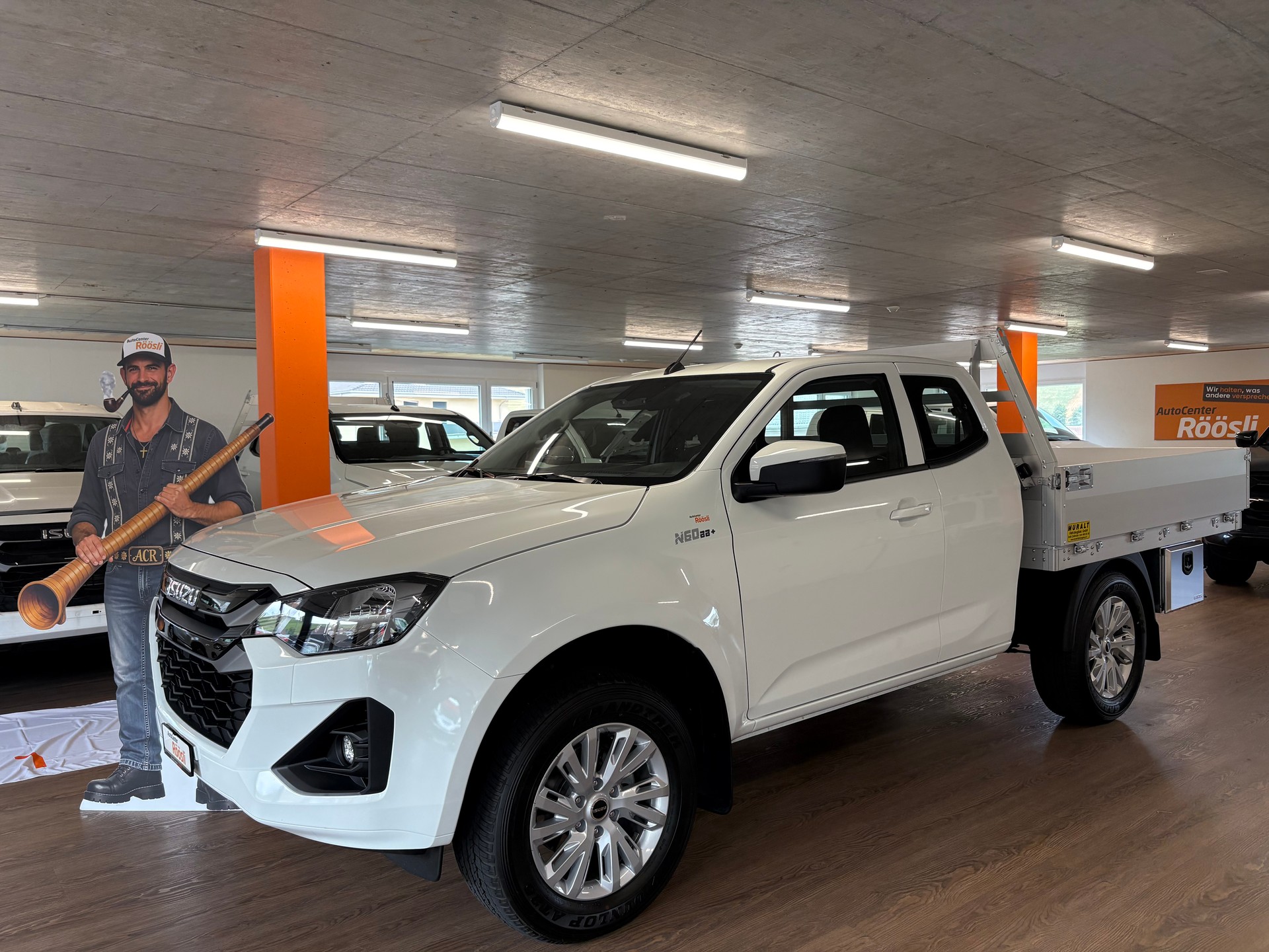 ISUZU D-MAX 1.9 SpaceCab N60BB+ 4x4-image-1
