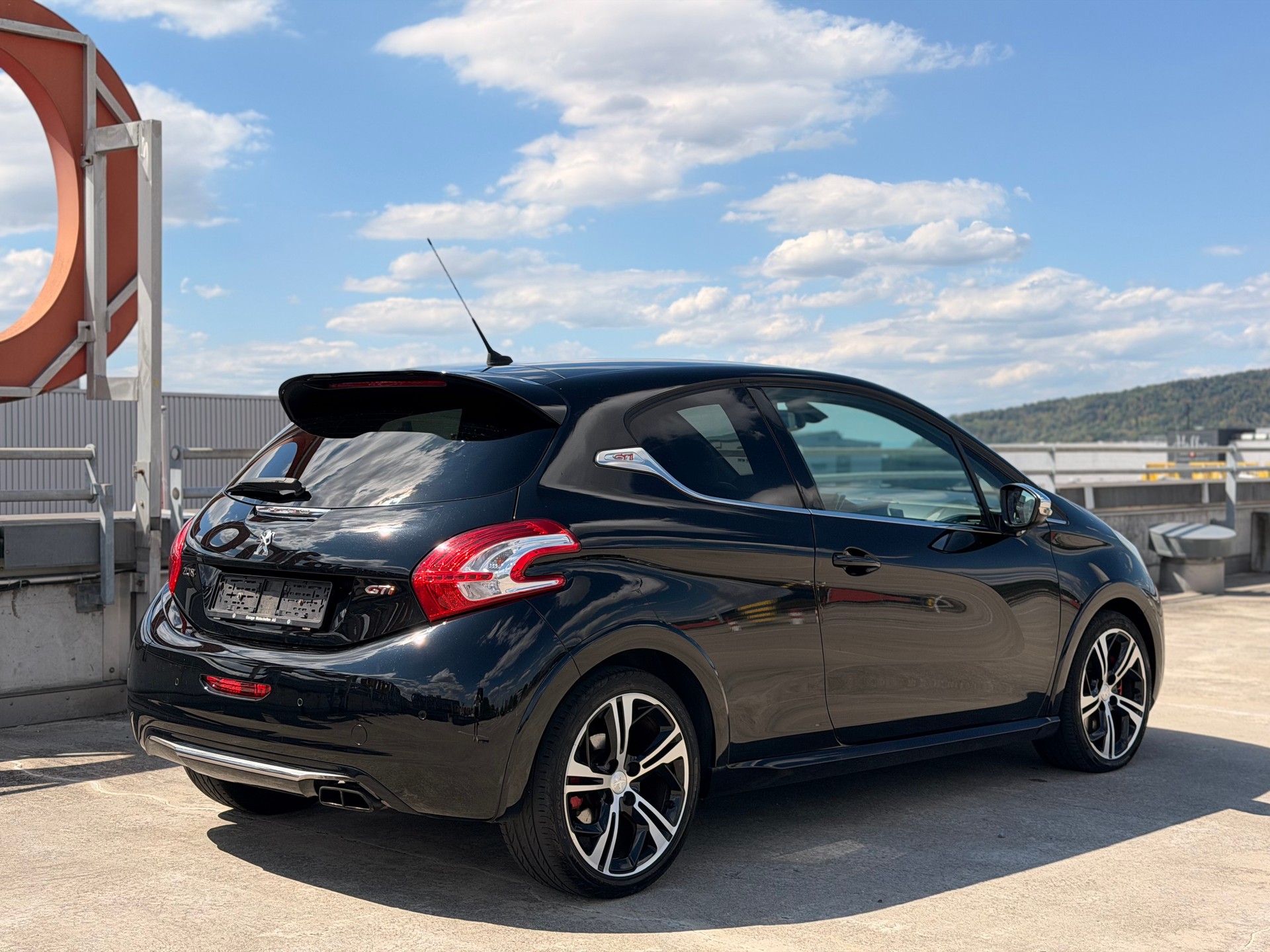 PEUGEOT 208 1.6 Turbo GTi-image-3