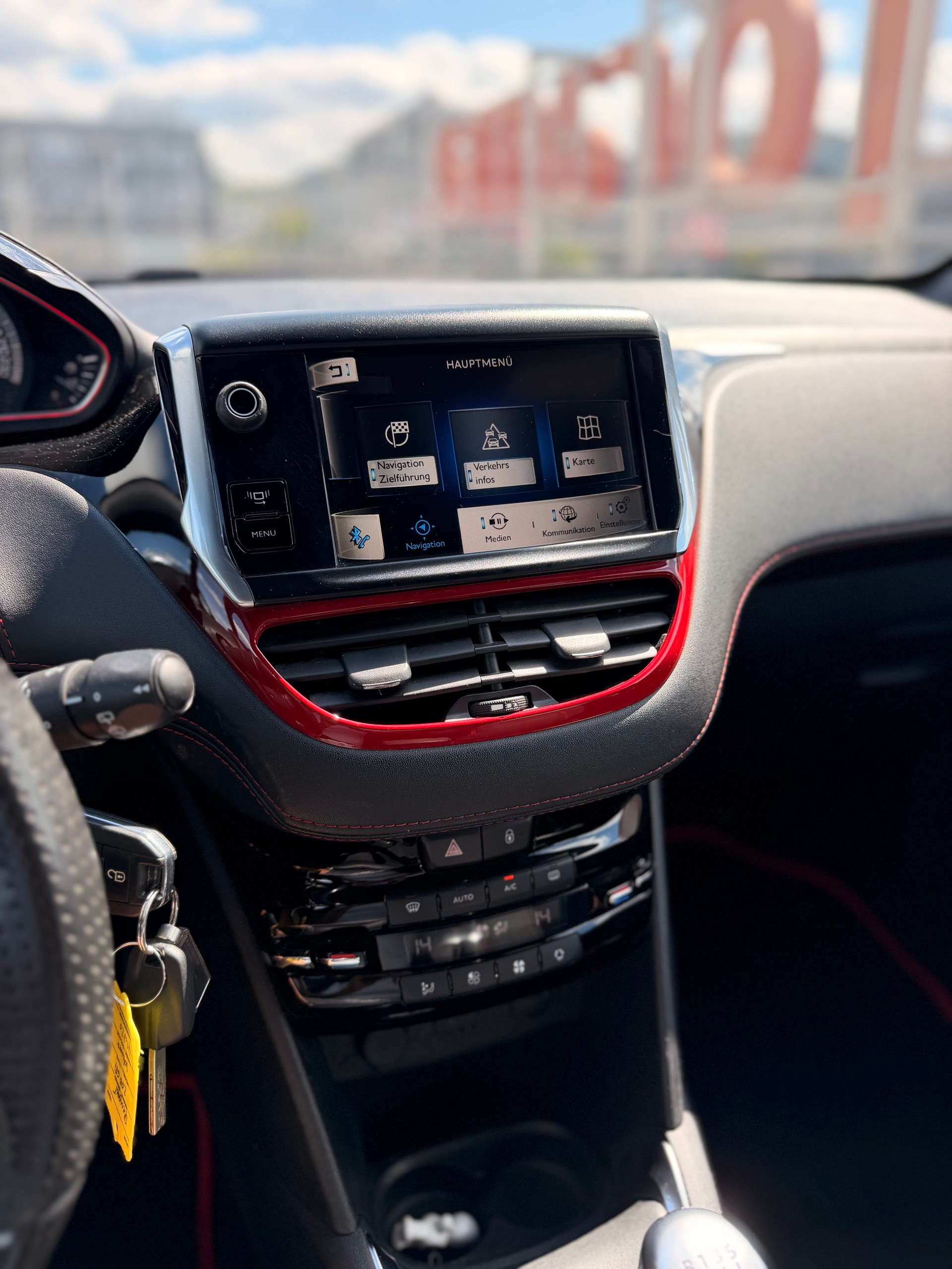 PEUGEOT 208 1.6 Turbo GTi-image-12