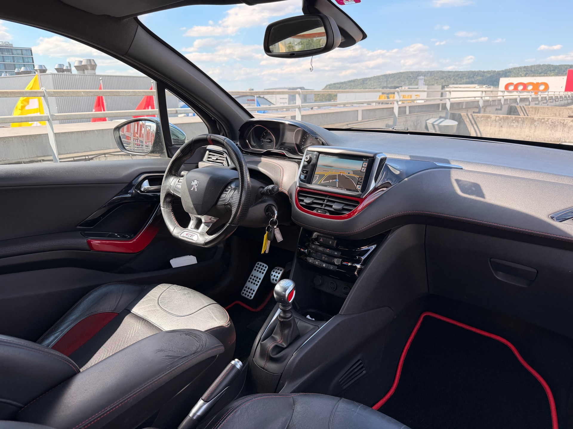 PEUGEOT 208 1.6 Turbo GTi-image-8