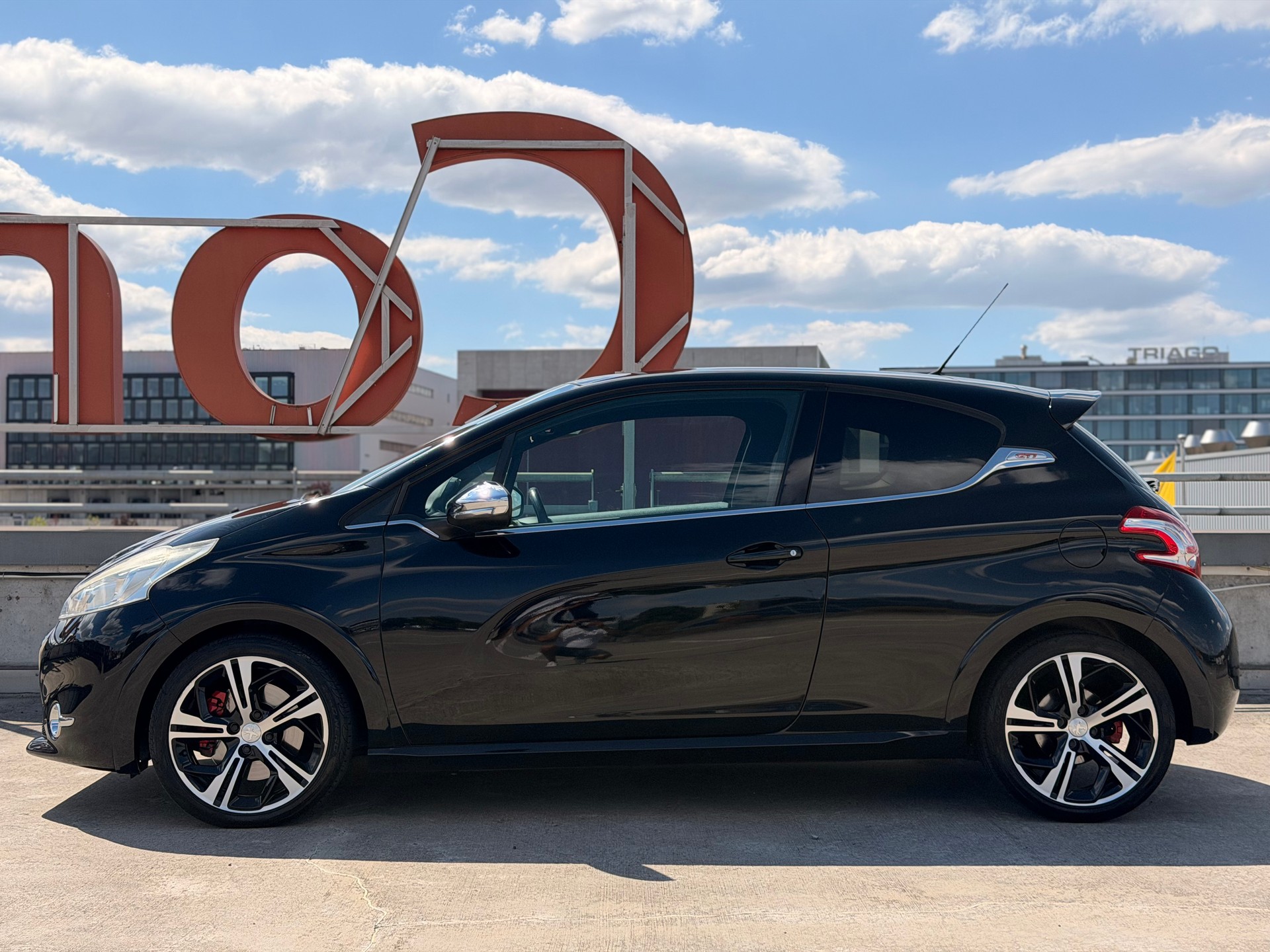 PEUGEOT 208 1.6 Turbo GTi-image-5
