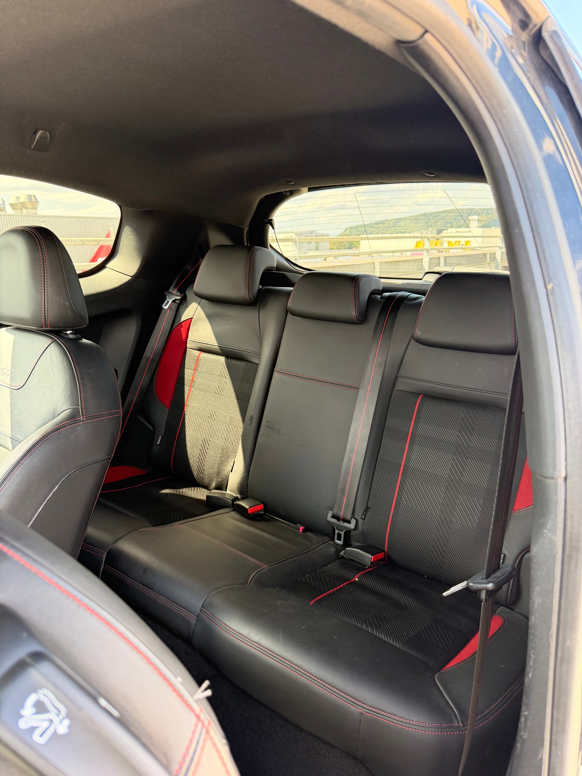 PEUGEOT 208 1.6 Turbo GTi-image-11