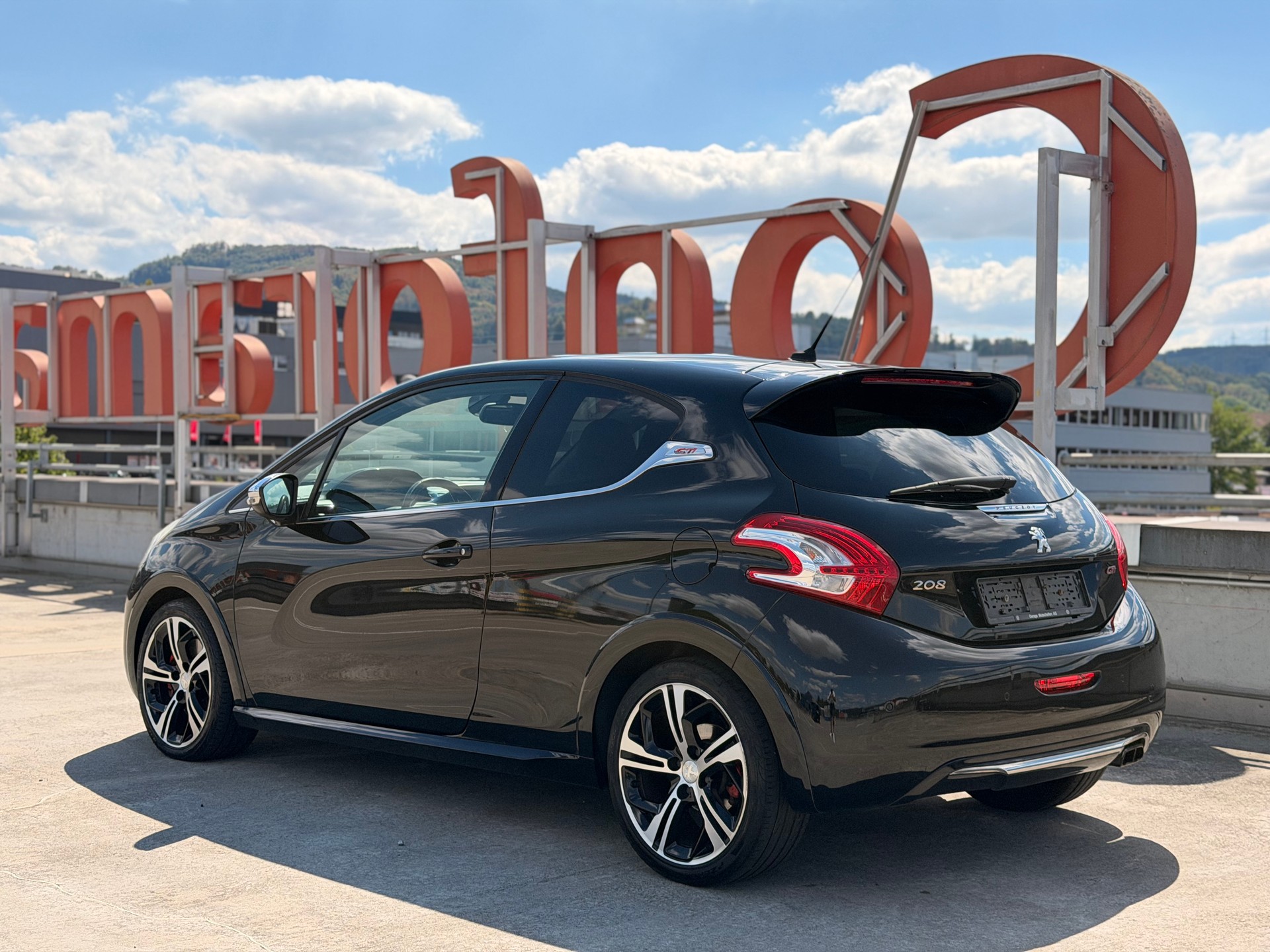PEUGEOT 208 1.6 Turbo GTi-image-6