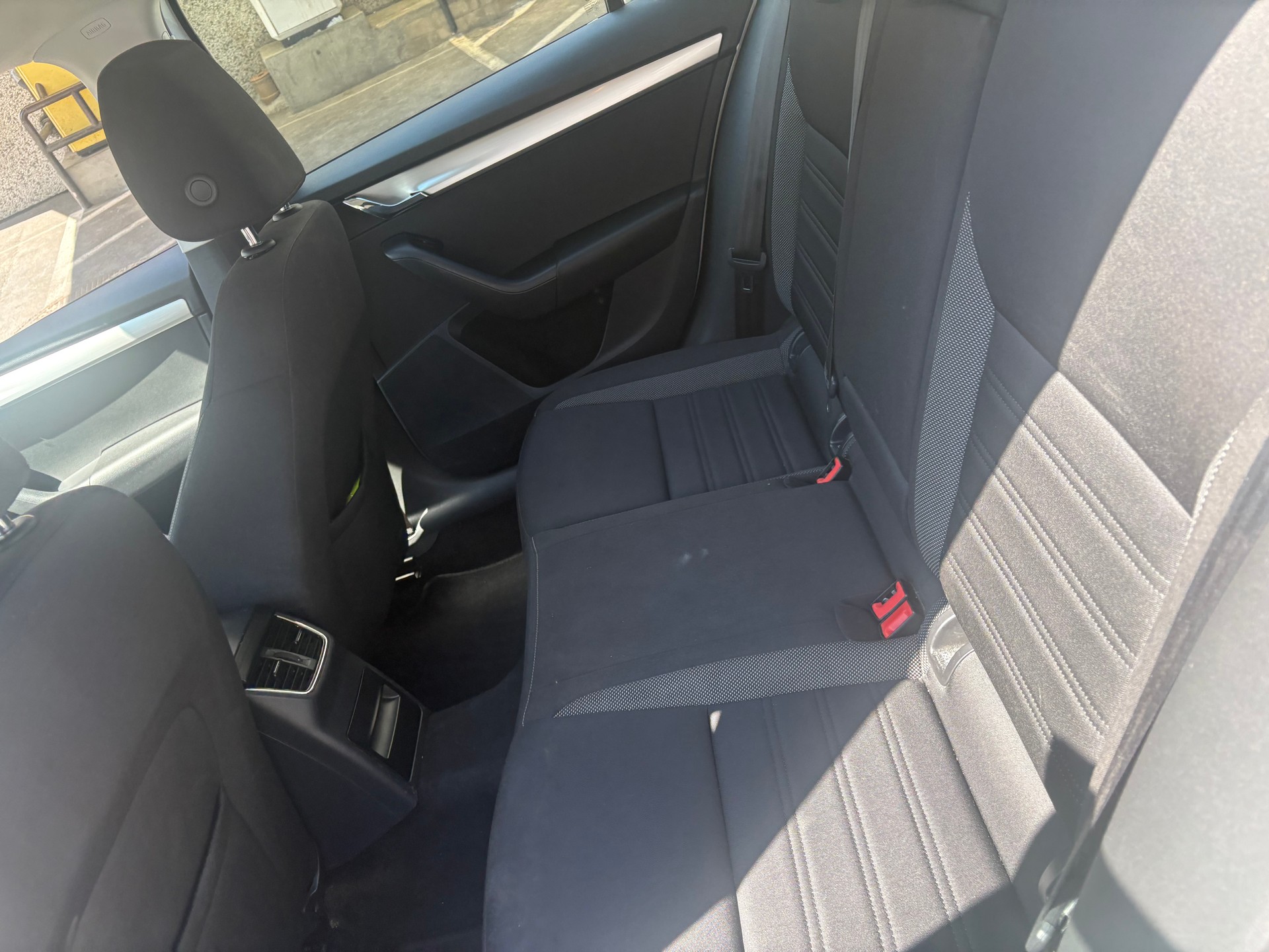 SKODA Octavia Combi 1.5 TSI Style DSG-image-11