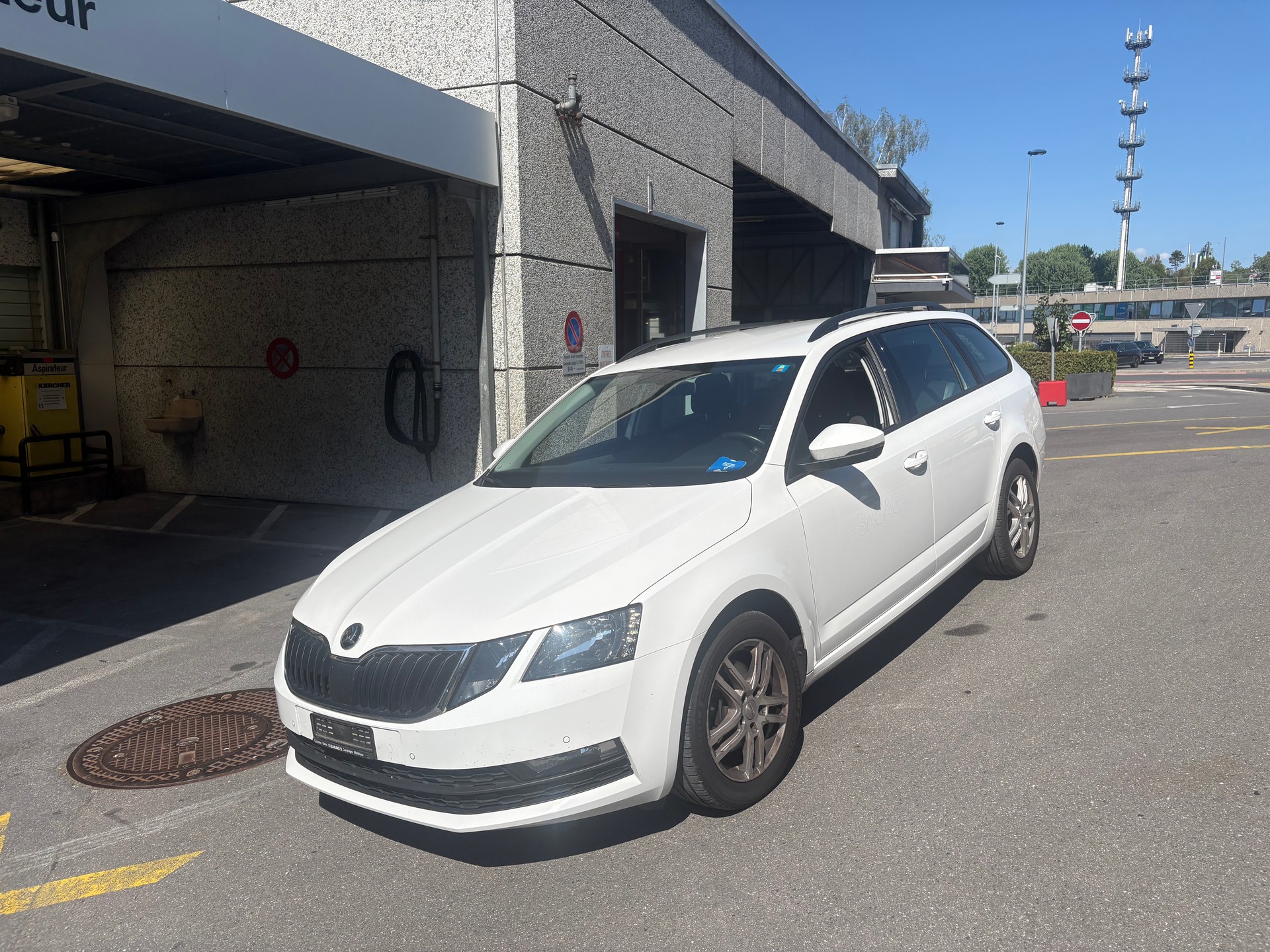 SKODA Octavia Combi 1.5 TSI Style DSG-image-0