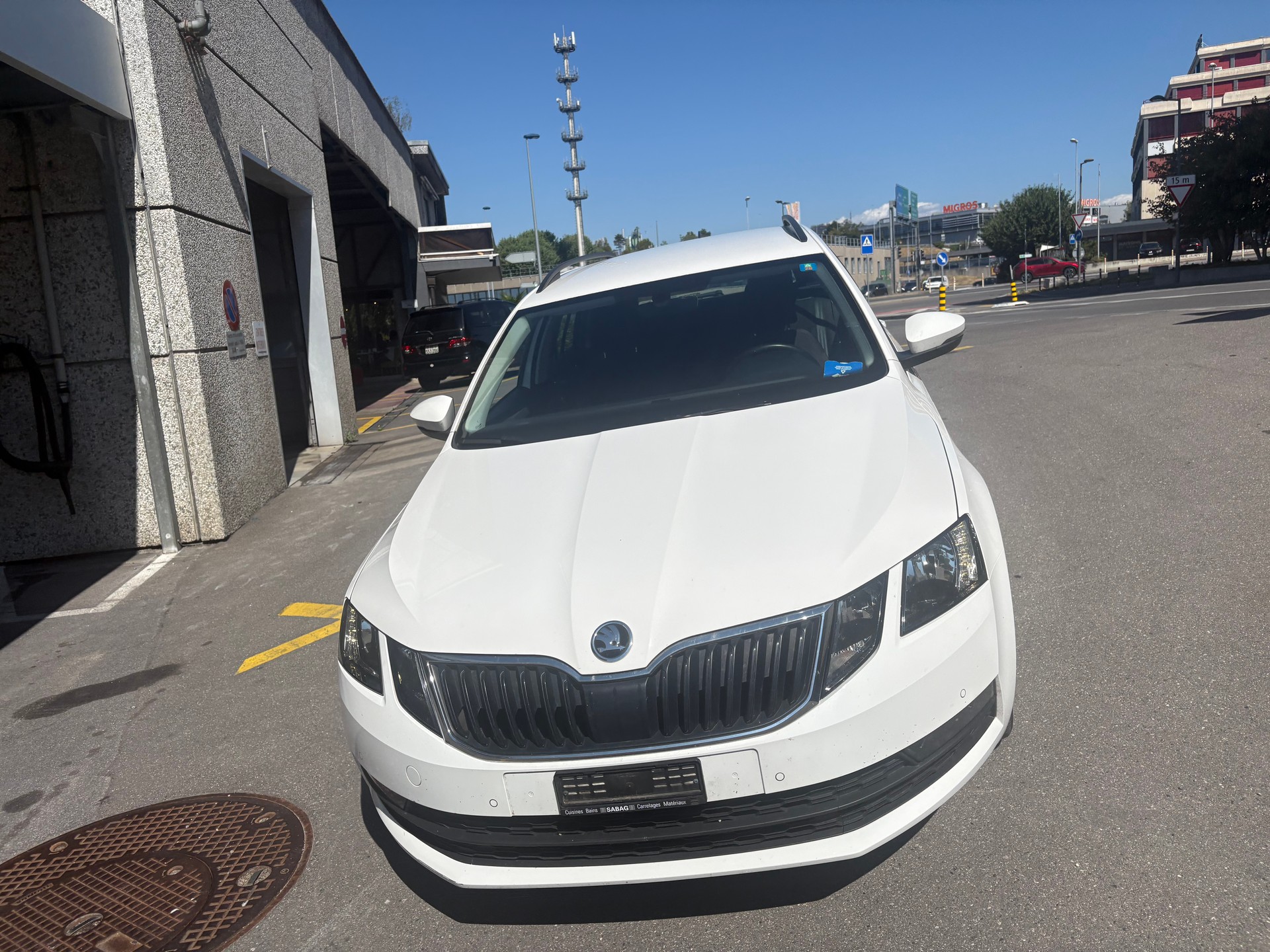 SKODA Octavia Combi 1.5 TSI Style DSG-image-1