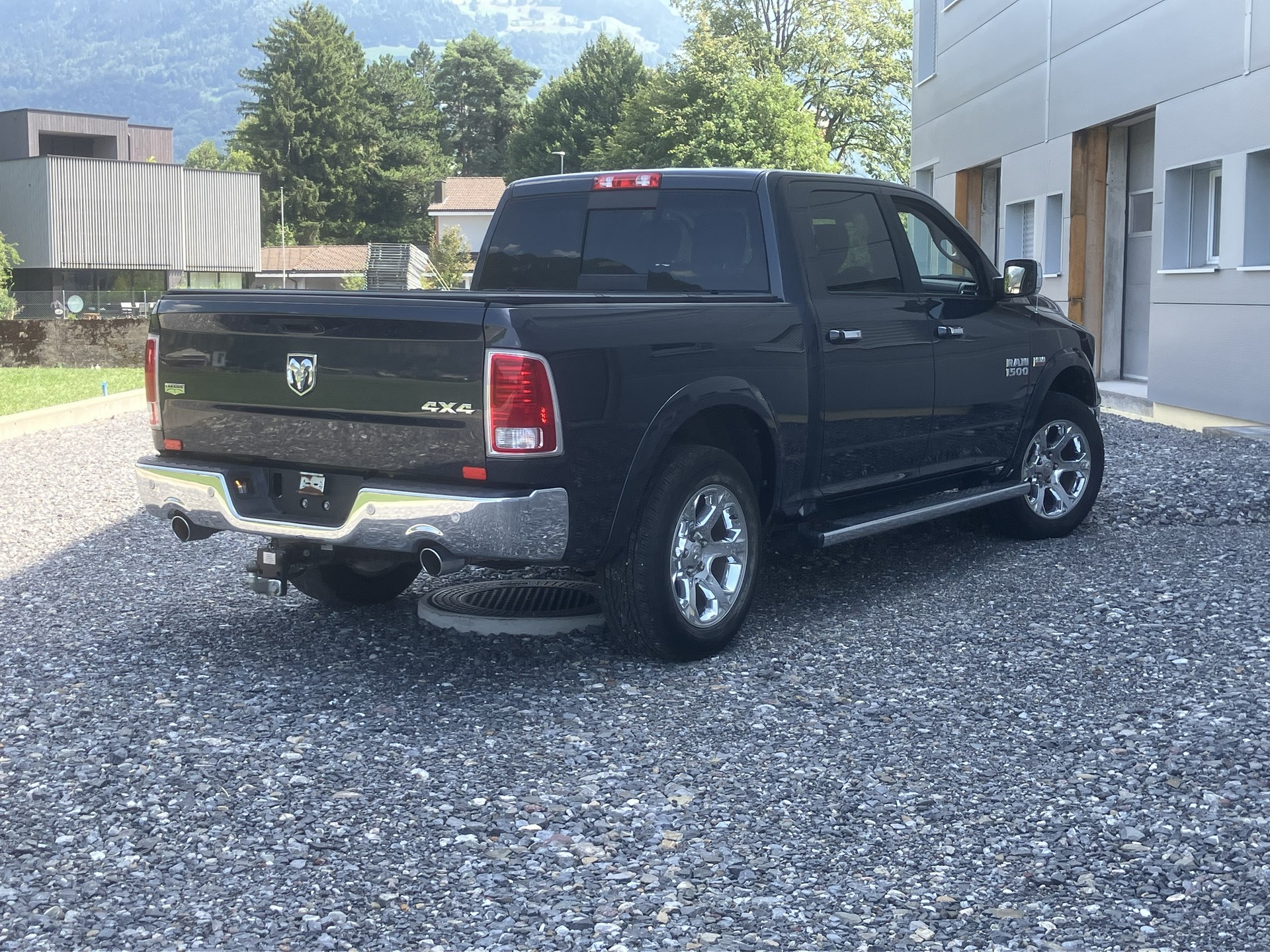 DODGE Ram-image-1