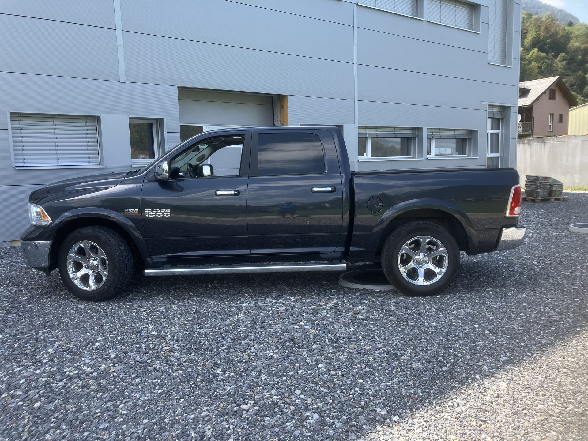 DODGE Ram-image-0
