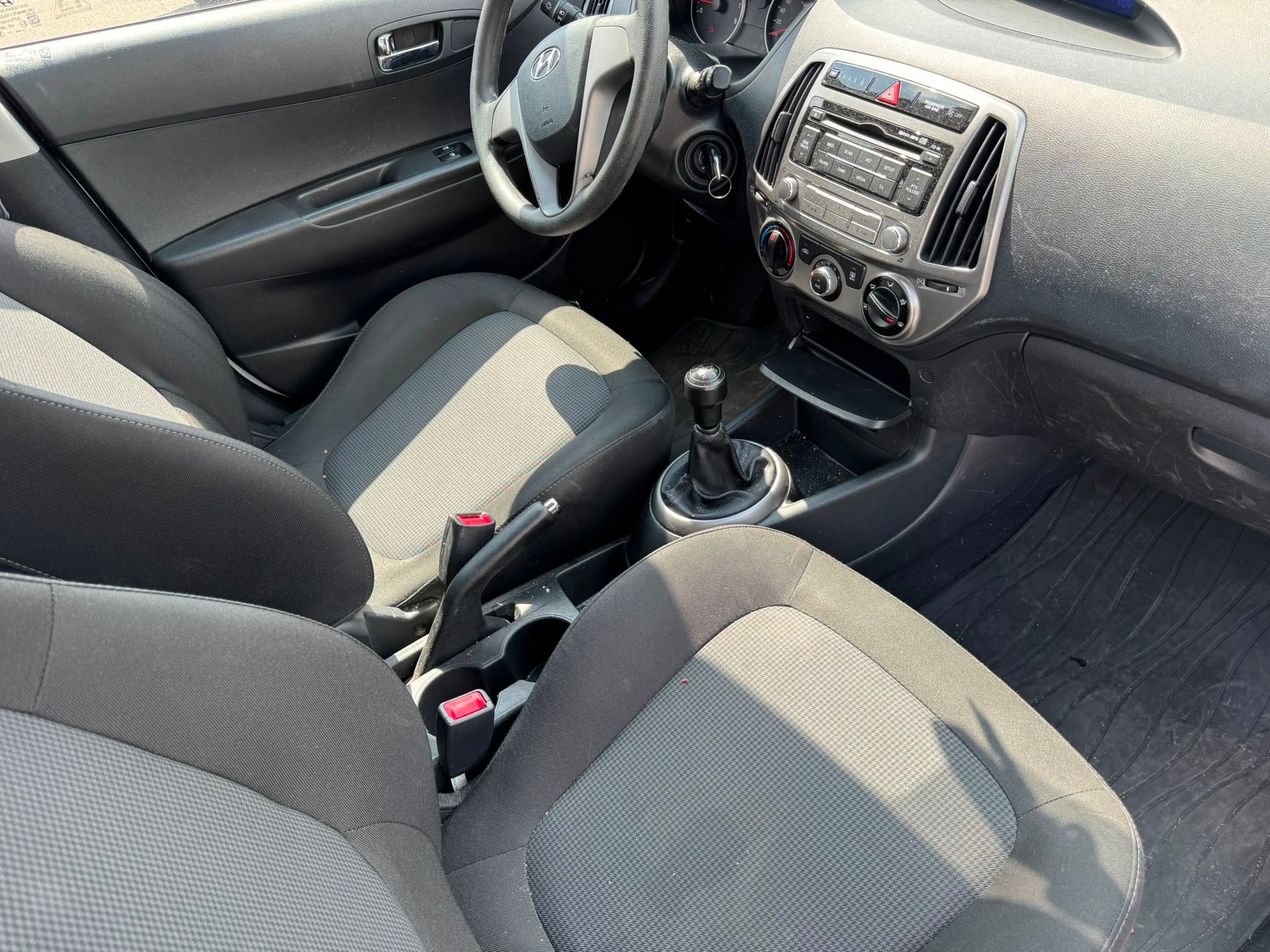 HYUNDAI i20 1.2 Comfort-image-5