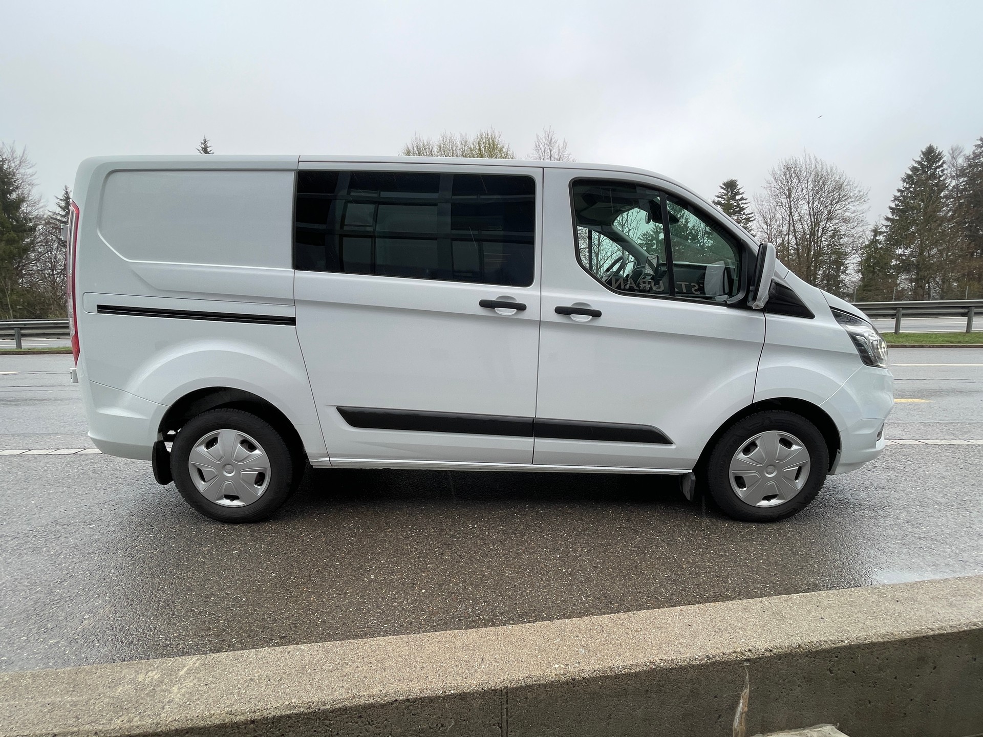 FORD Transit Custom 1.0 Eco Boost 320 L1H1 Trend PHEV-image-4