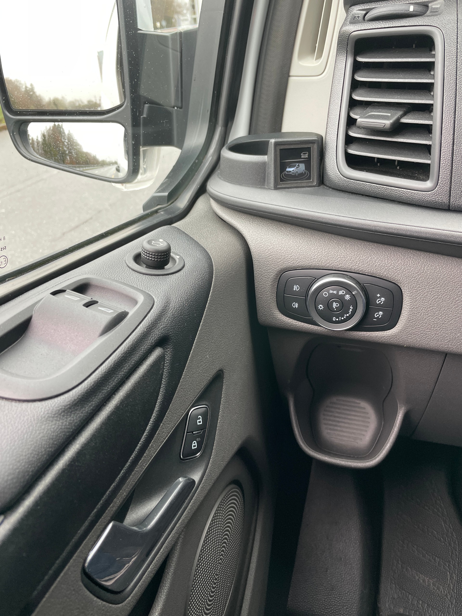 FORD Transit Custom 1.0 Eco Boost 320 L1H1 Trend PHEV-image-16