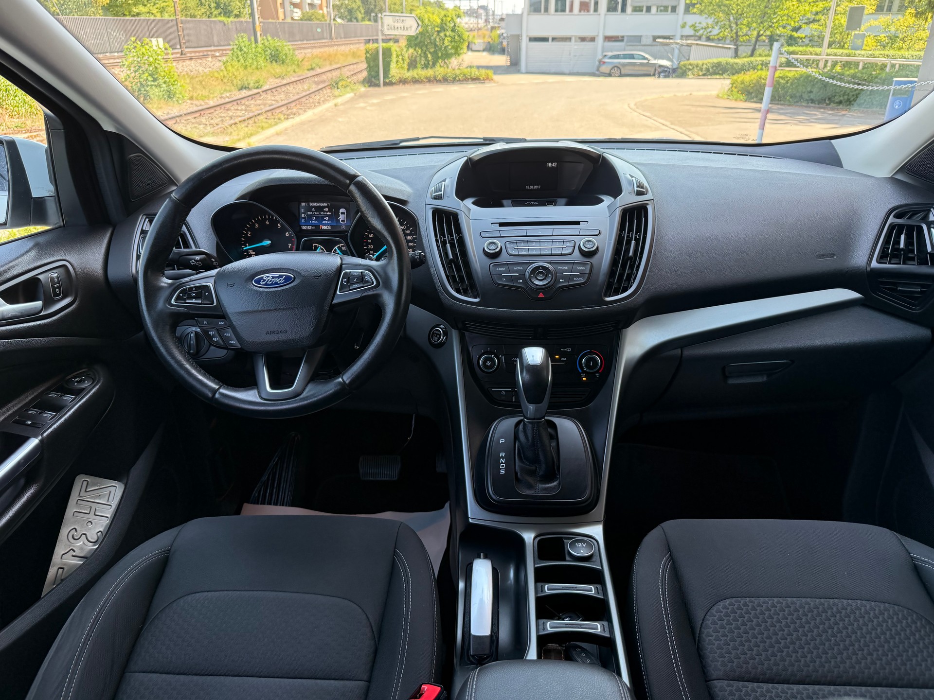 FORD Kuga 1.5 SCTi Titanium 4WD Automatic-image-8