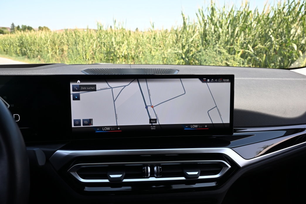 BMW i4 eDrive 40-image-8