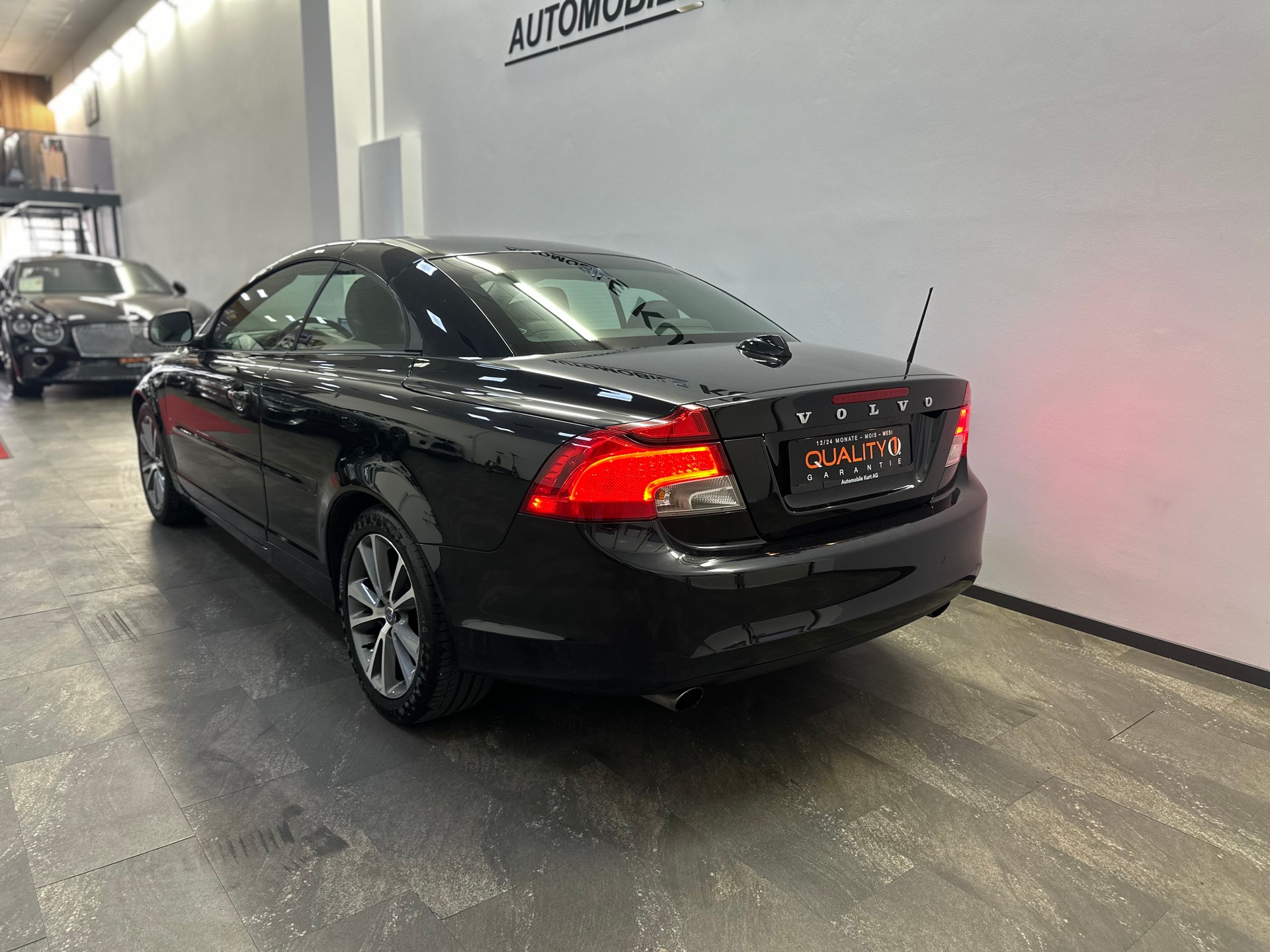 VOLVO C70 T5 Momentum Geartronic-image-9