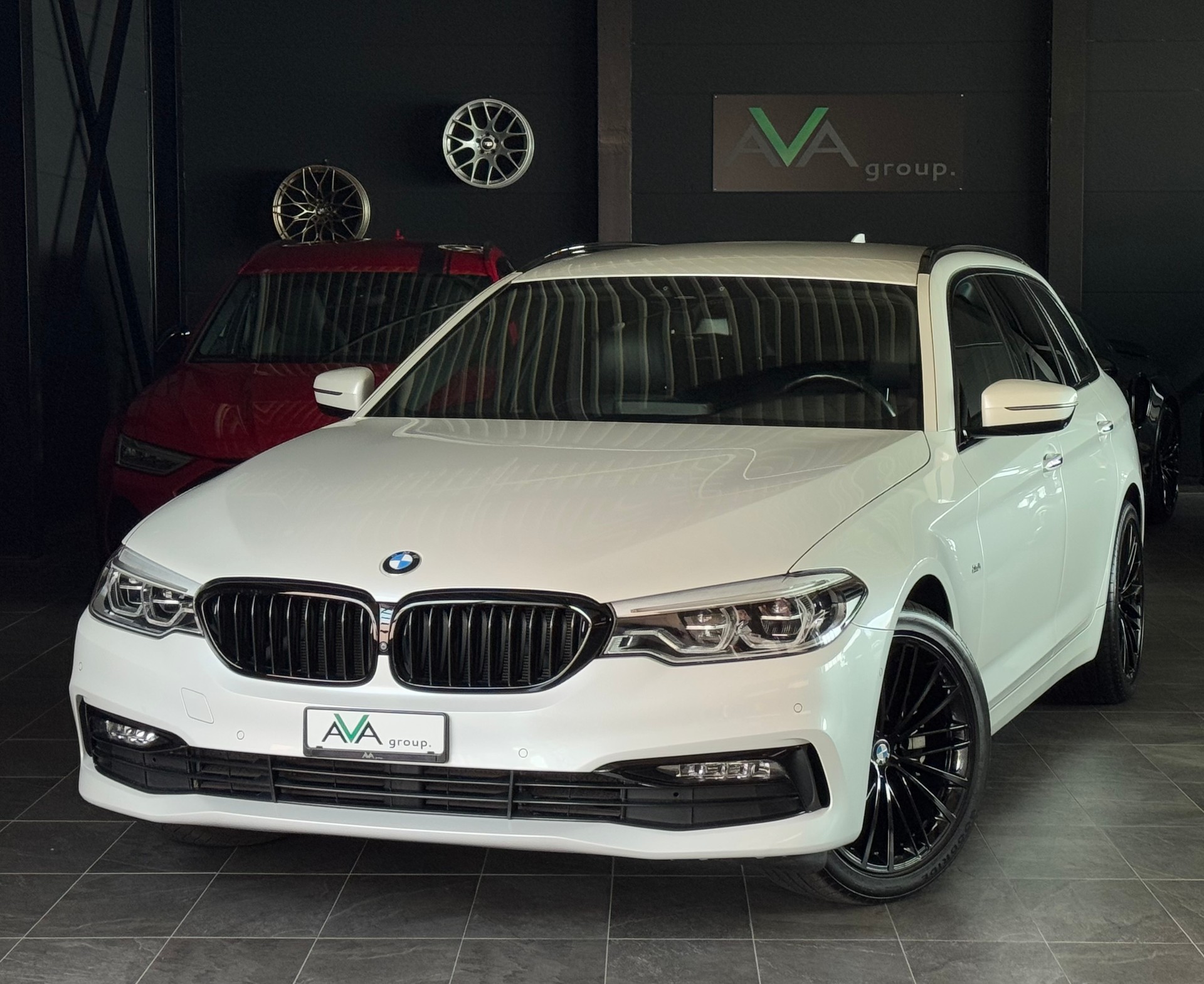 BMW 530i Touring Sport Line Steptronic *INDIVIDUAL AUSSTATTUNG*-image-1