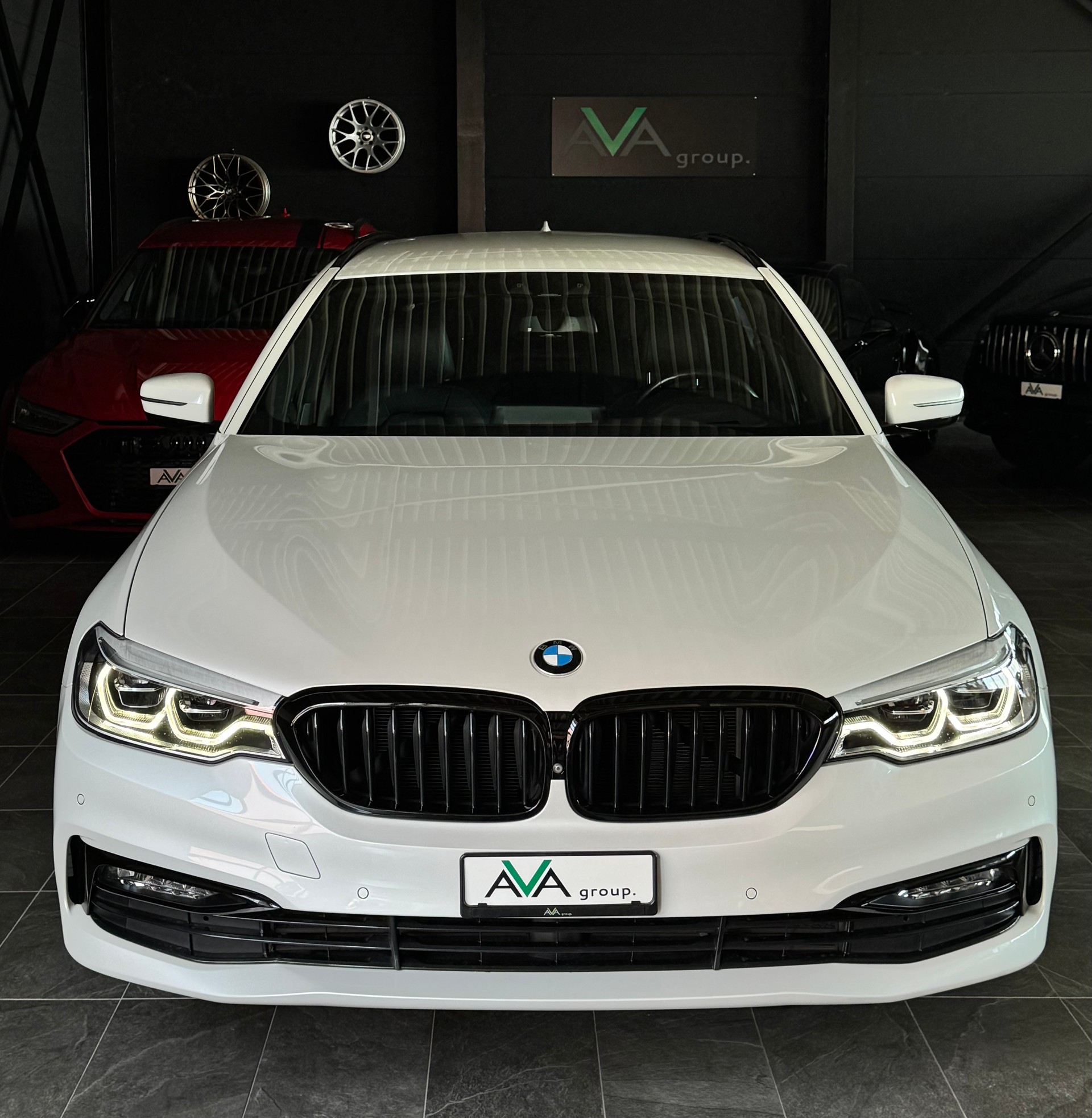 BMW 530i Touring Sport Line Steptronic *INDIVIDUAL AUSSTATTUNG*-image-8