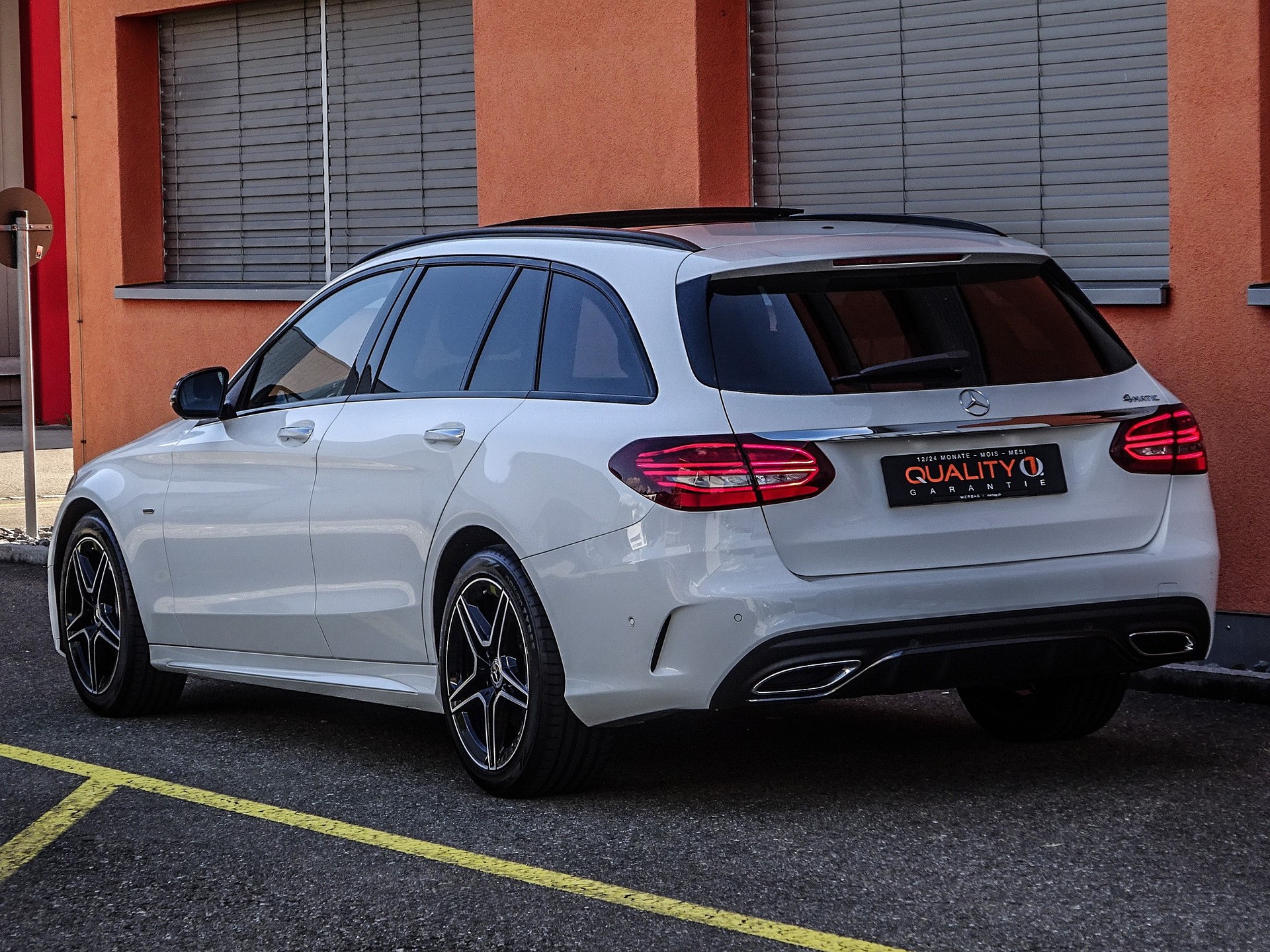 MERCEDES-BENZ C 220 d AMG Line 4Matic 9G-Tronic-image-1